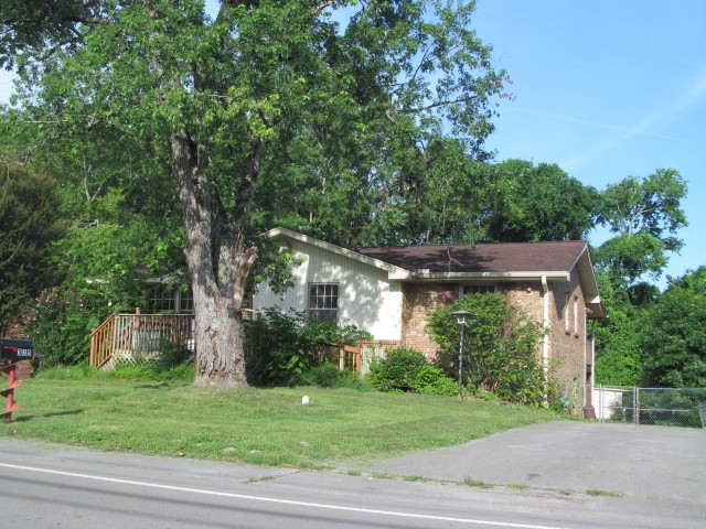 315 Matterhorn Dr Property Photo 3