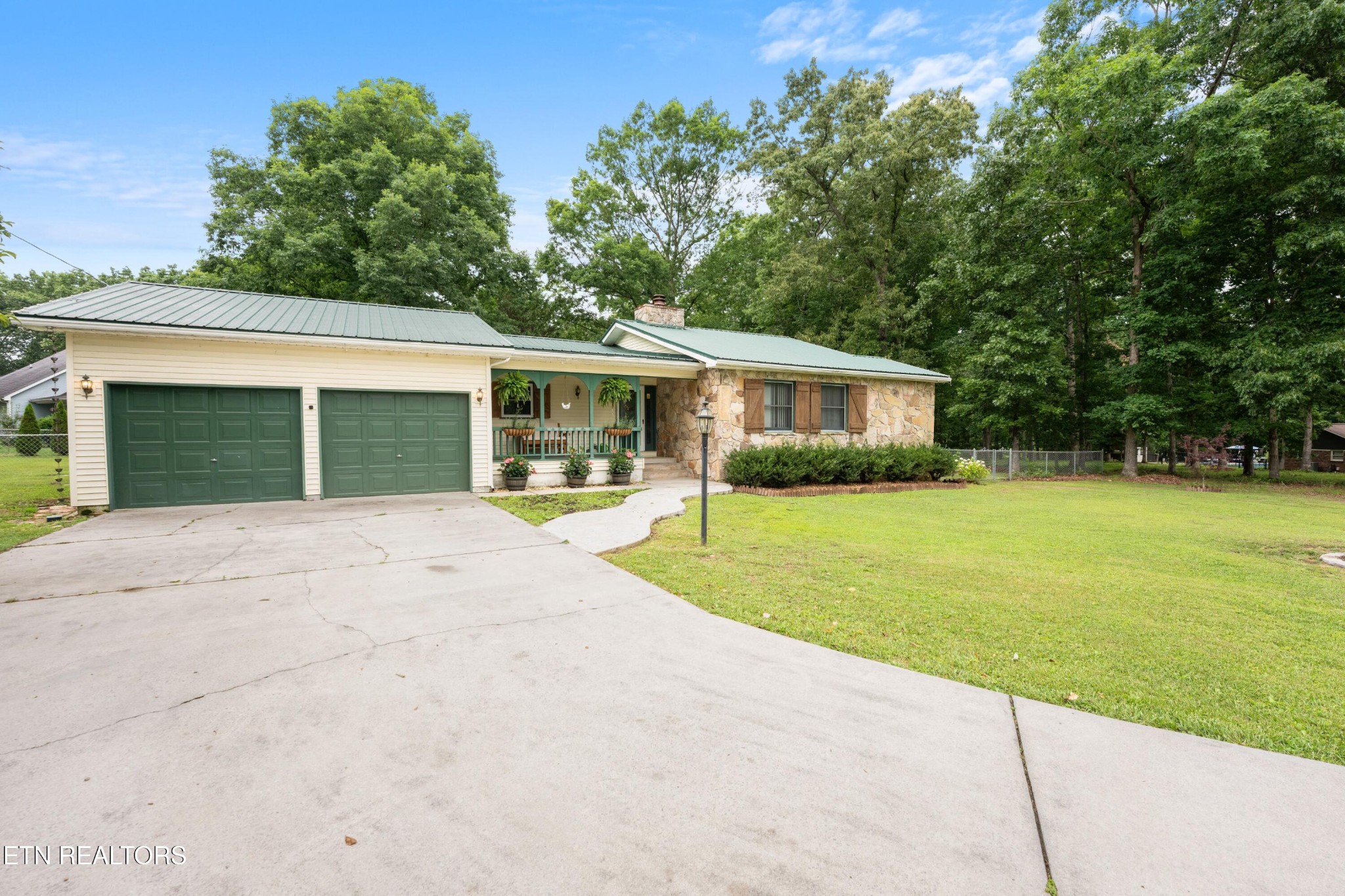 241 Cardinal Loop Property Photo 1