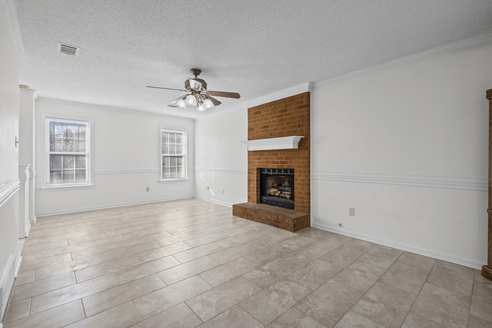 5875 Sycamore Manor Cv Property Photo 6