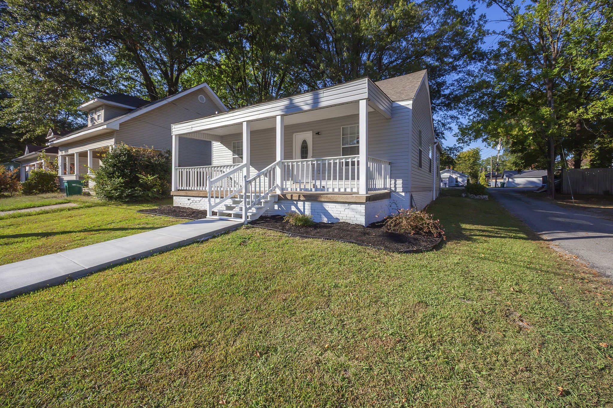 111 Westwood Ave Property Photo 1
