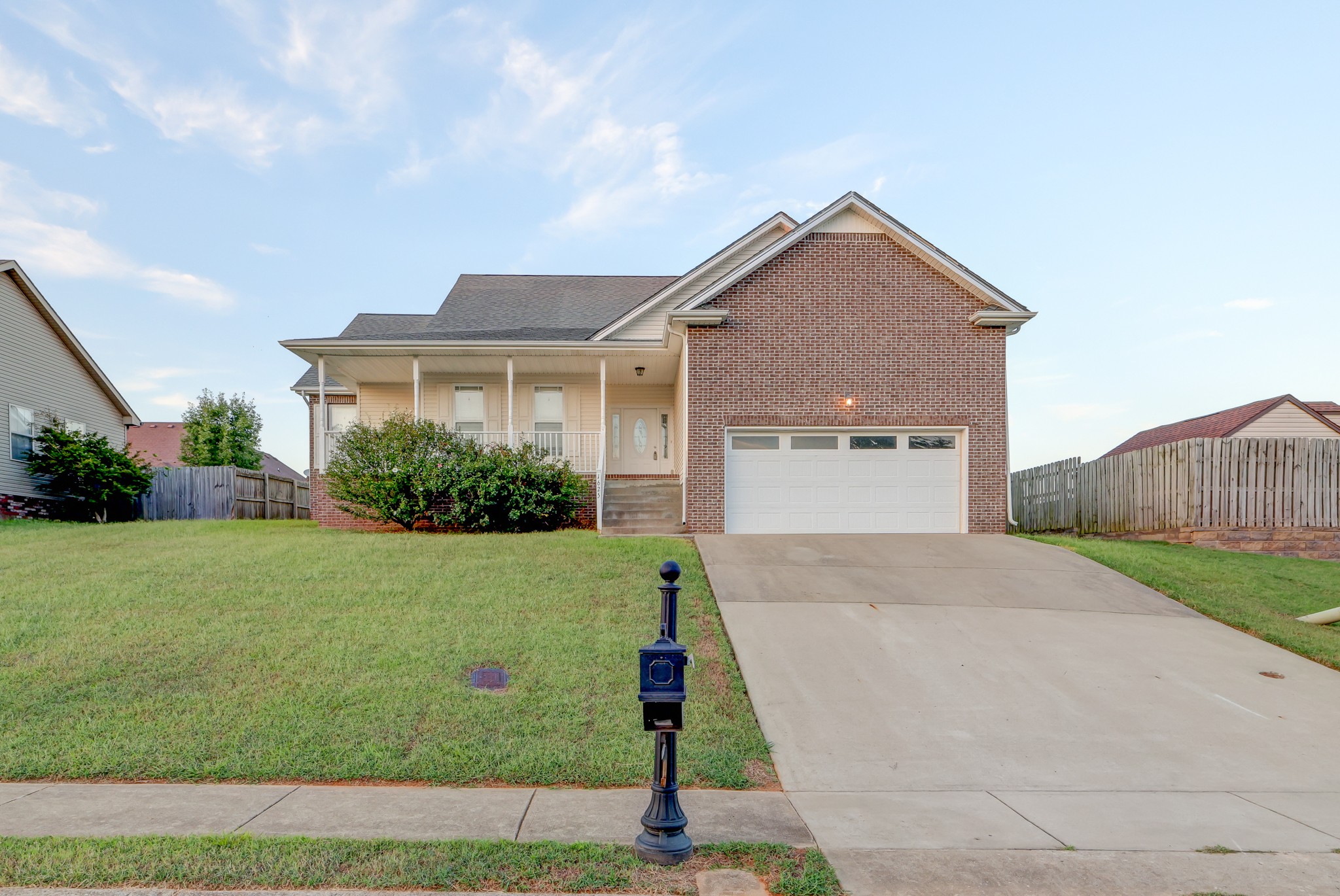 1625 Apache Way Property Photo 1