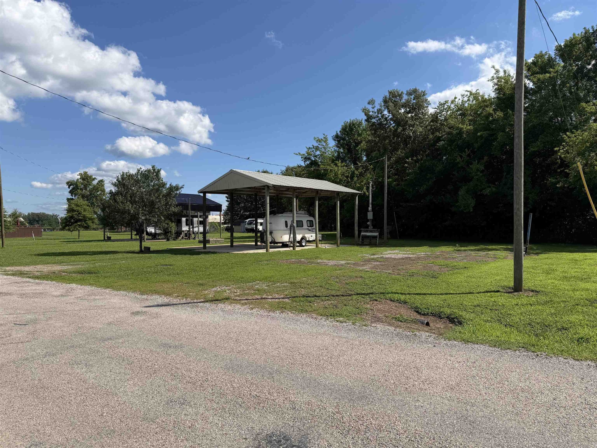 3045 Catfish Ln Property Photo 5