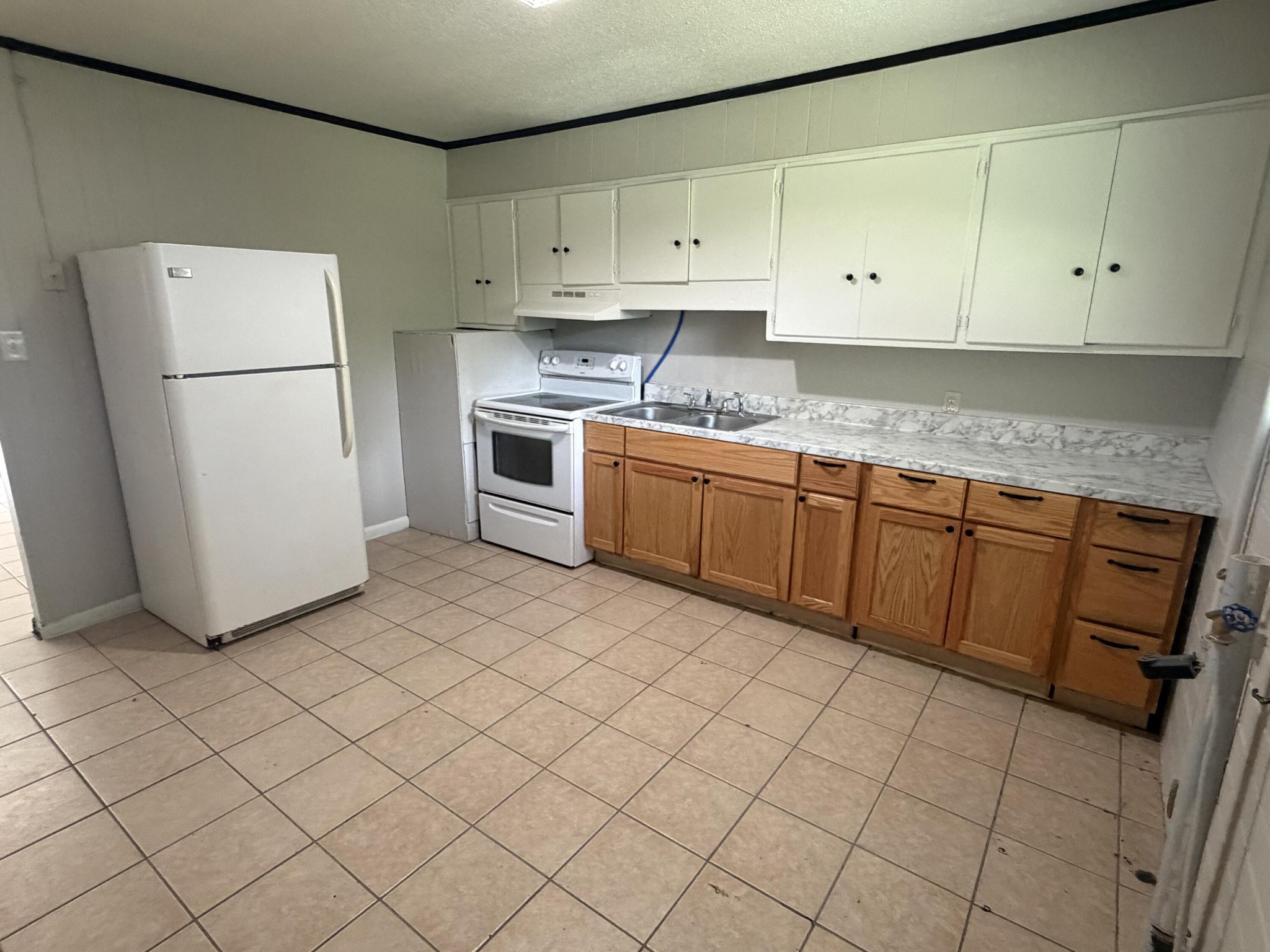 1614 Waring Road, Nw Property Photo 4