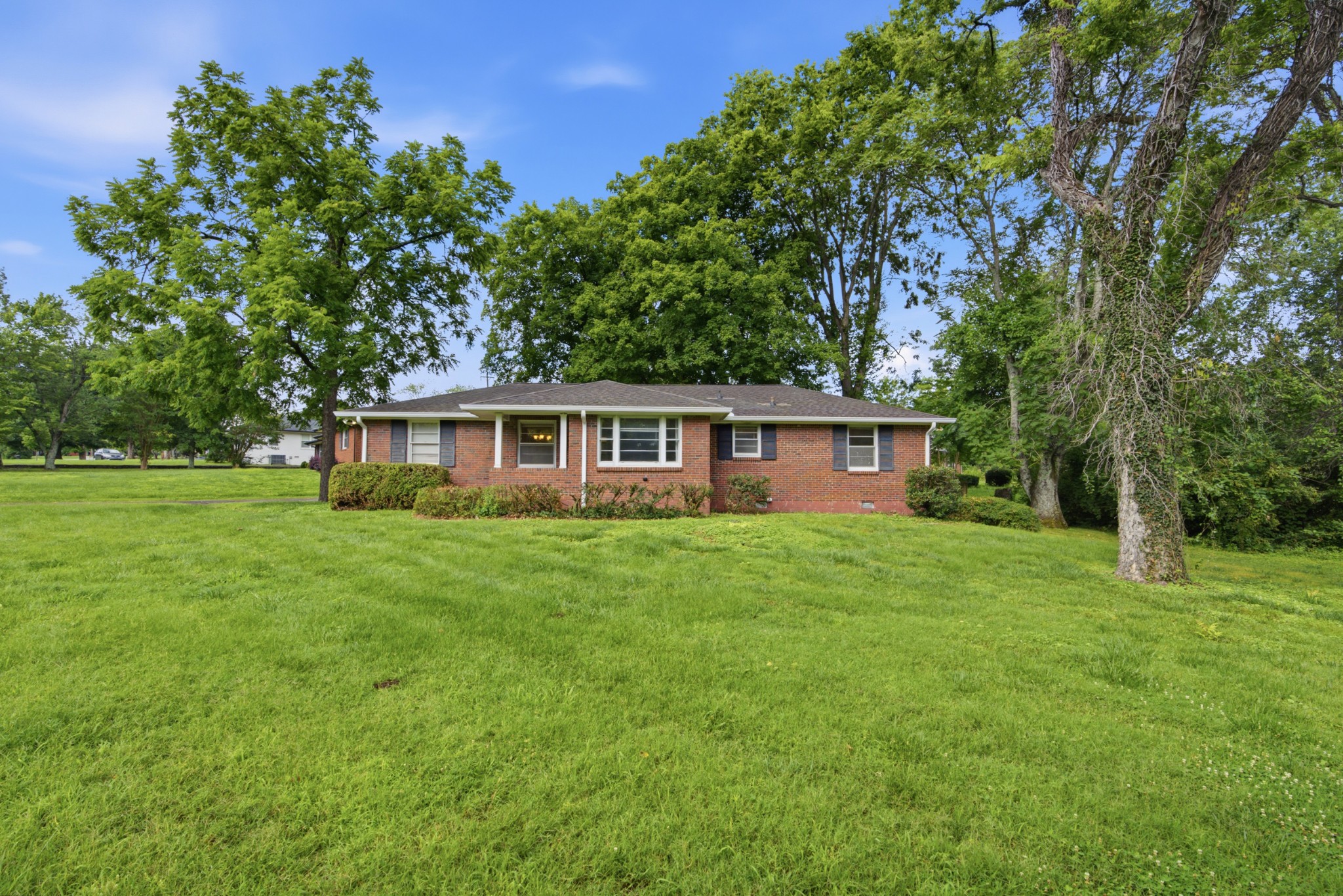 5101 Regent Dr Property Photo 1
