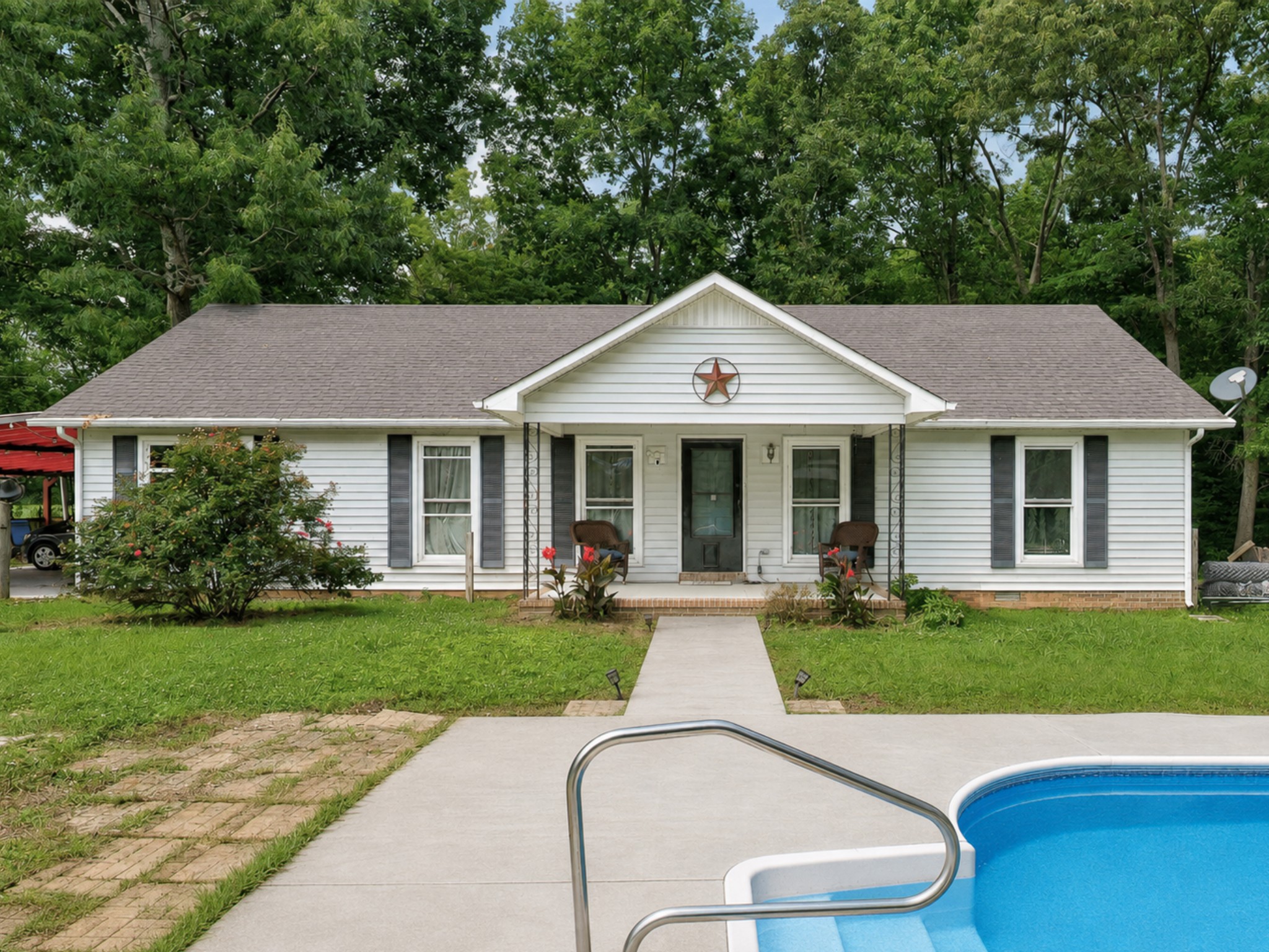 144 Shady Grove Rd Property Photo 1