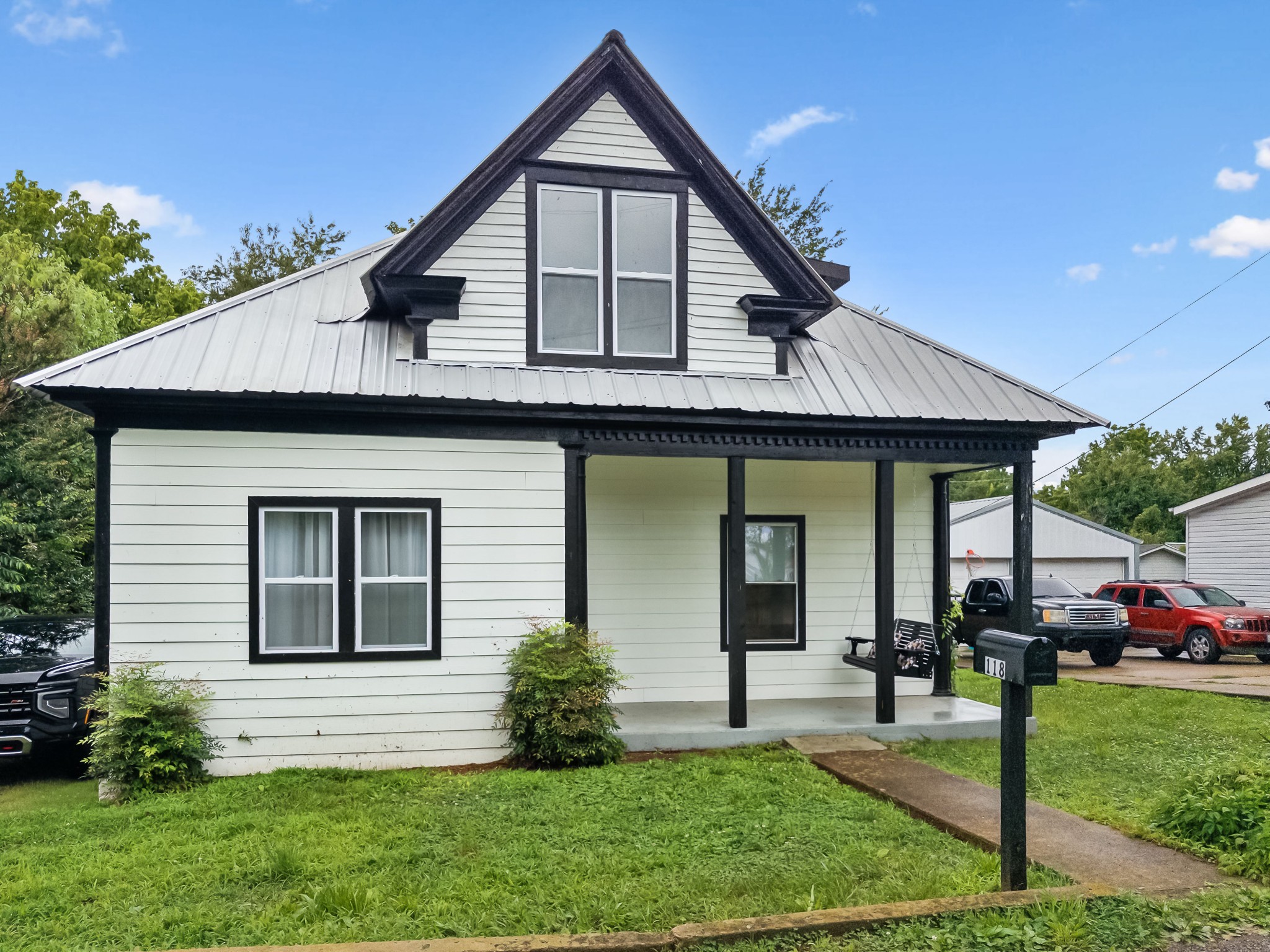 118 Nall Ave Property Photo 2
