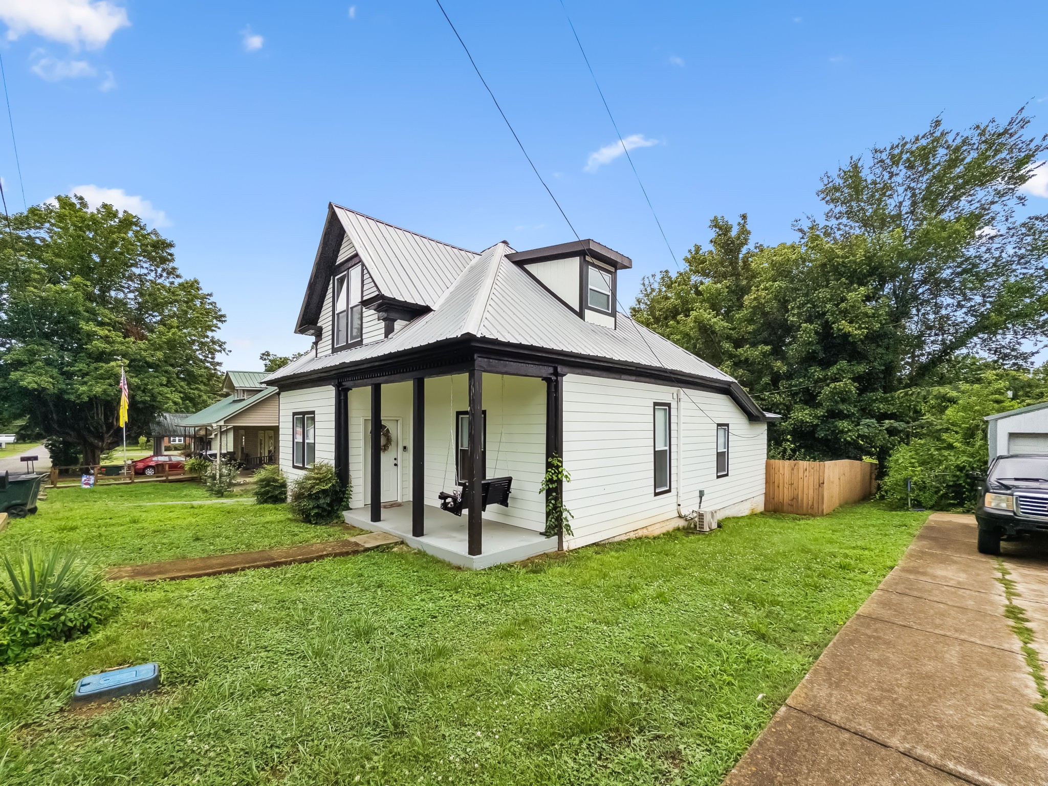 118 Nall Ave Property Photo 3