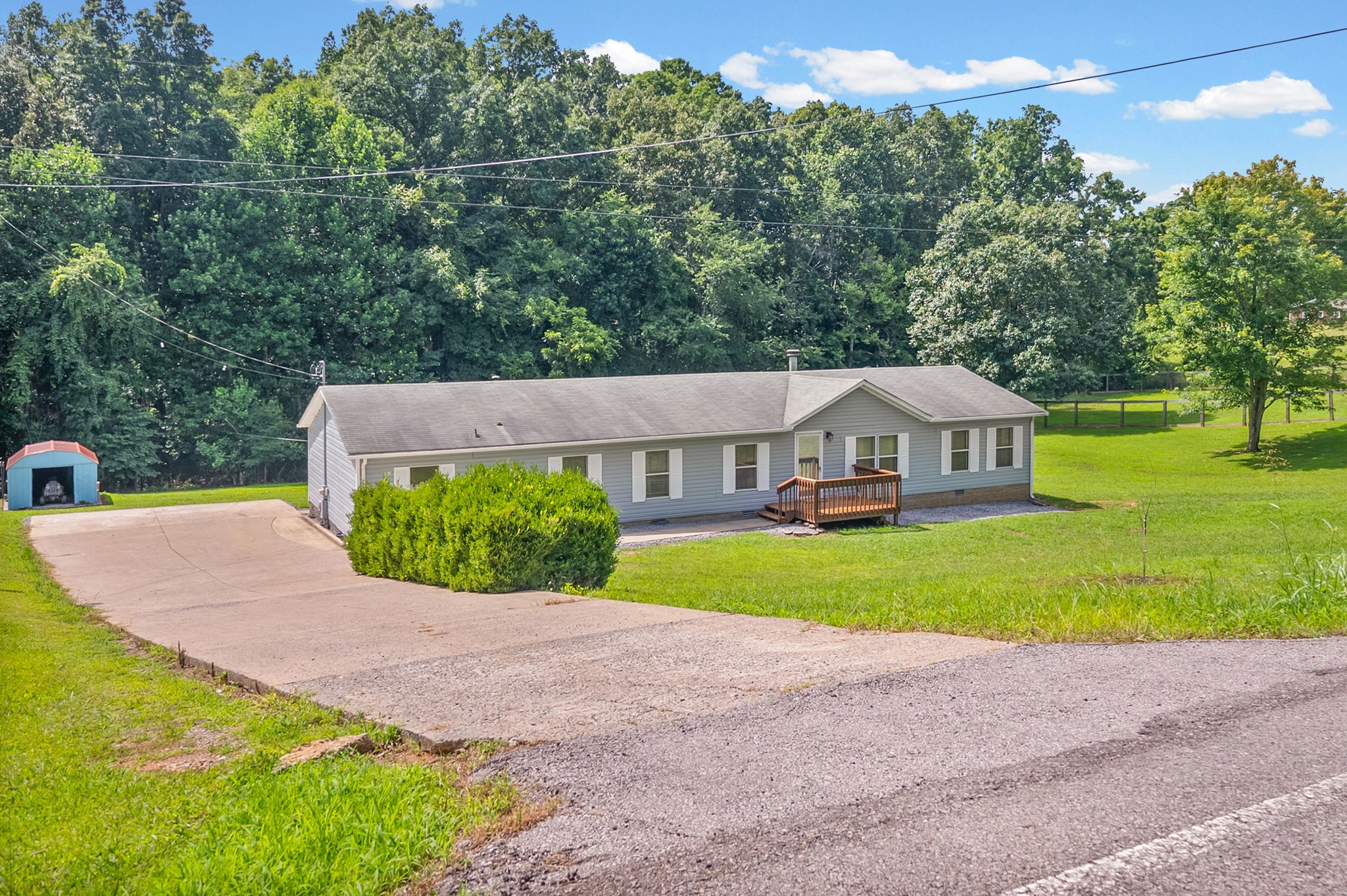 4736 Mickle Ln Property Photo 2