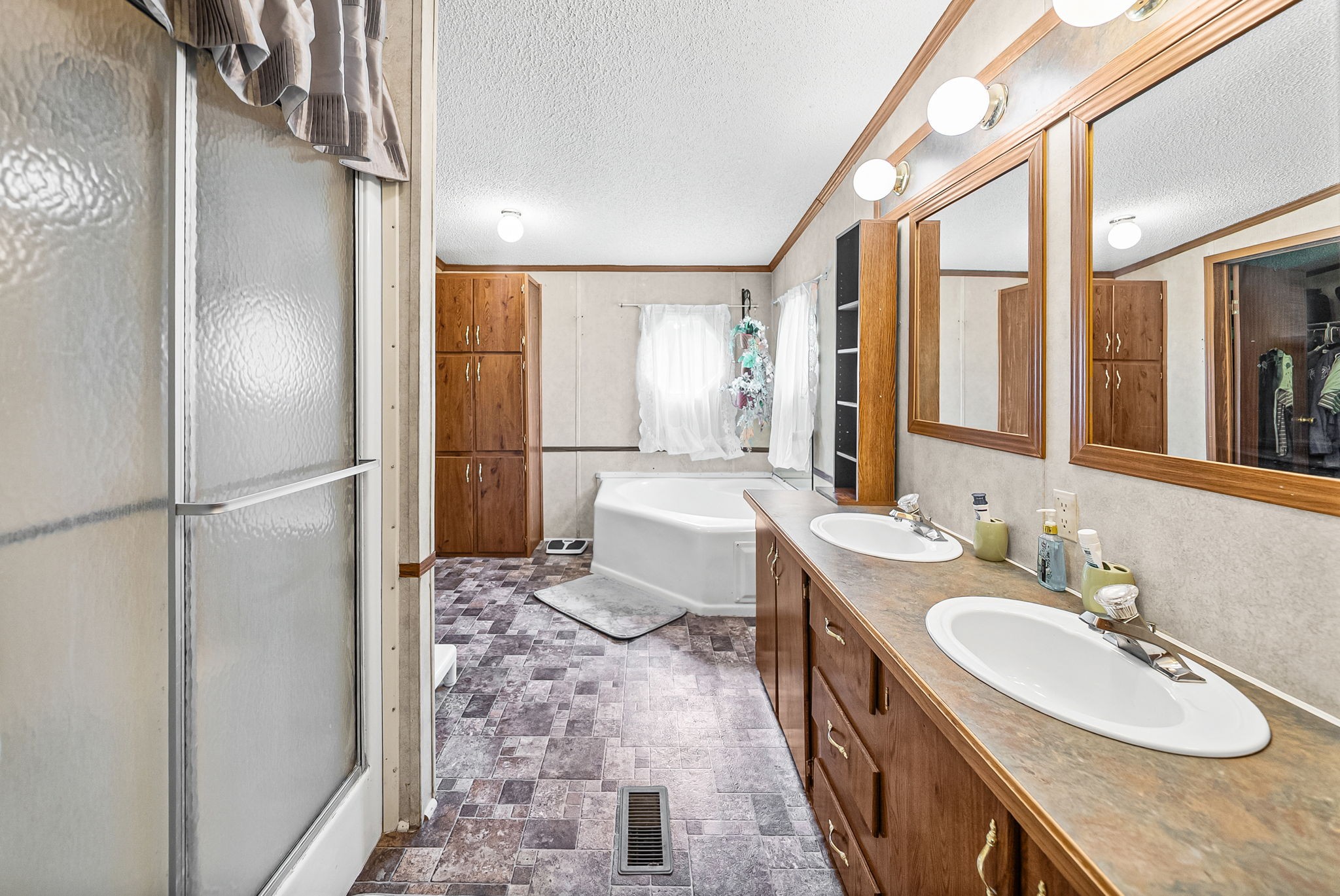 4736 Mickle Ln Property Photo 24