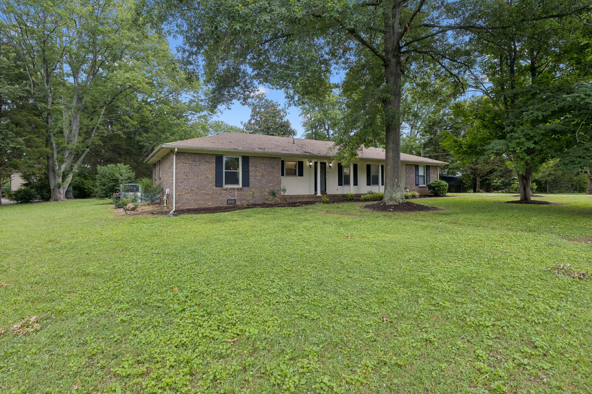 114 Paschal Dr Property Photo 1