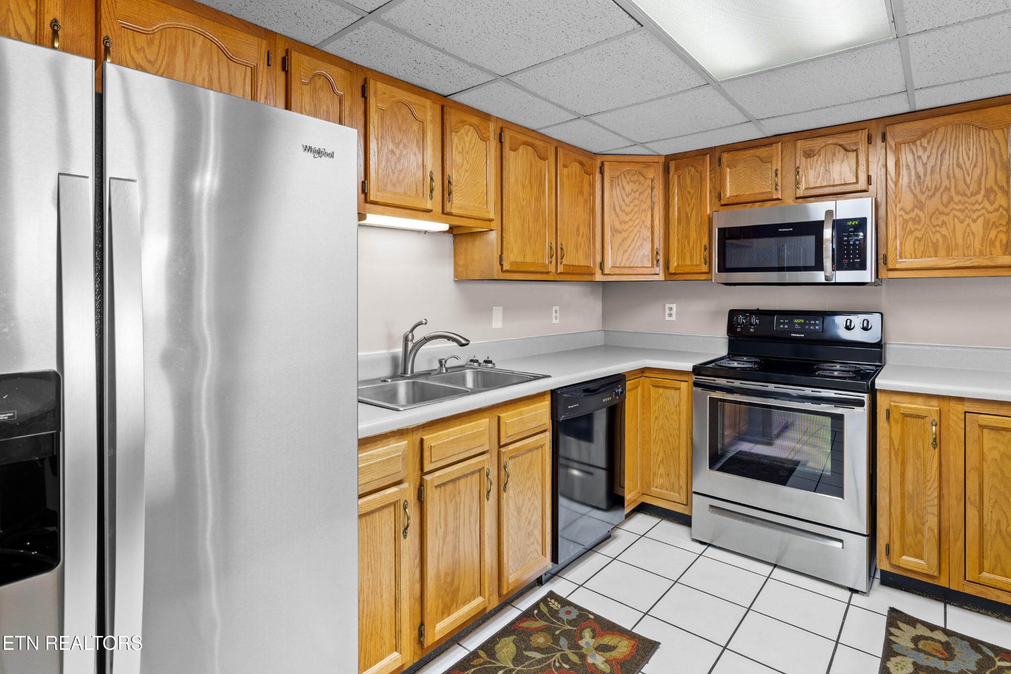 111 Regal Tower Property Photo 3