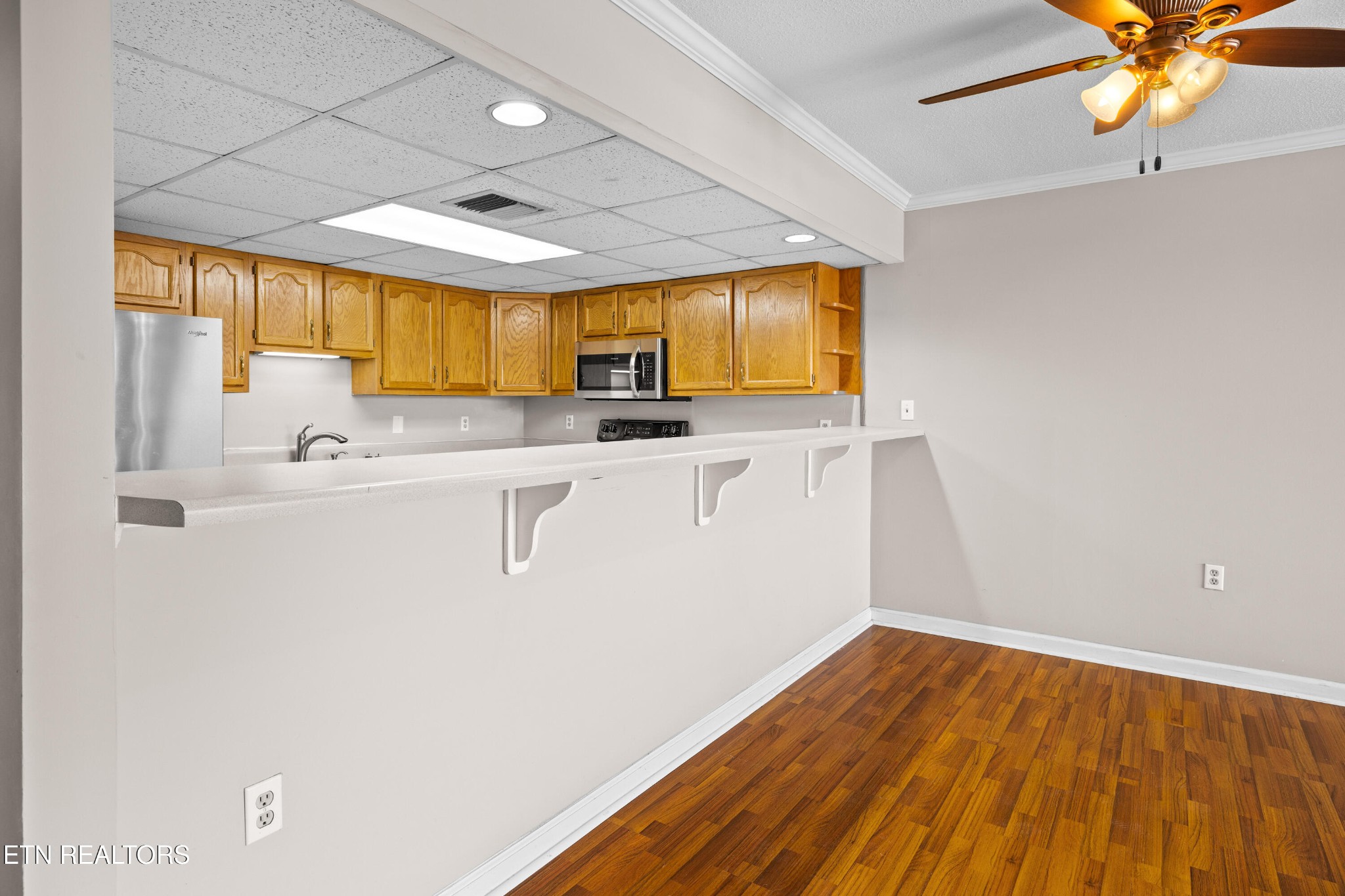 111 Regal Tower Property Photo 4