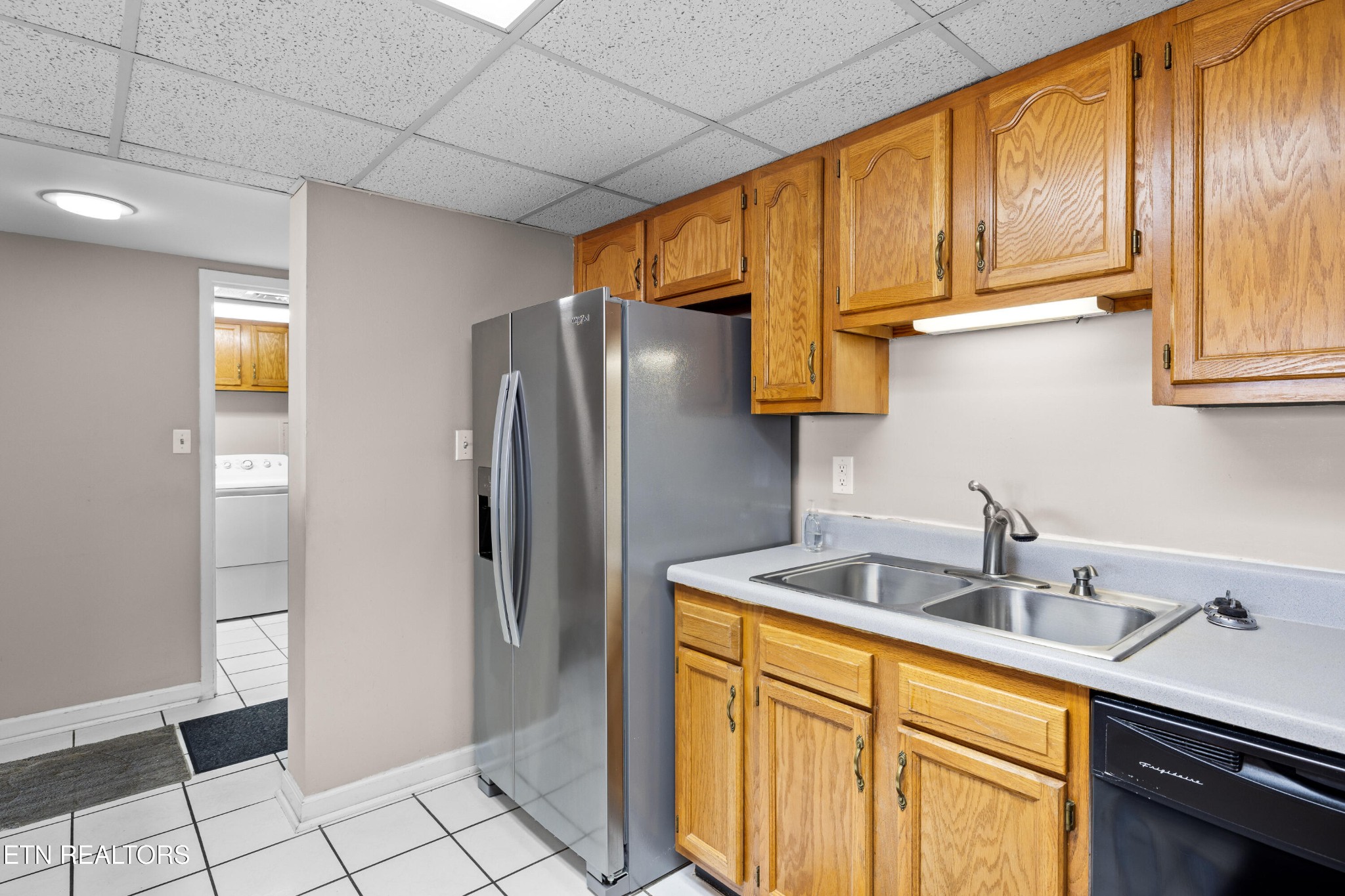 111 Regal Tower Property Photo 5