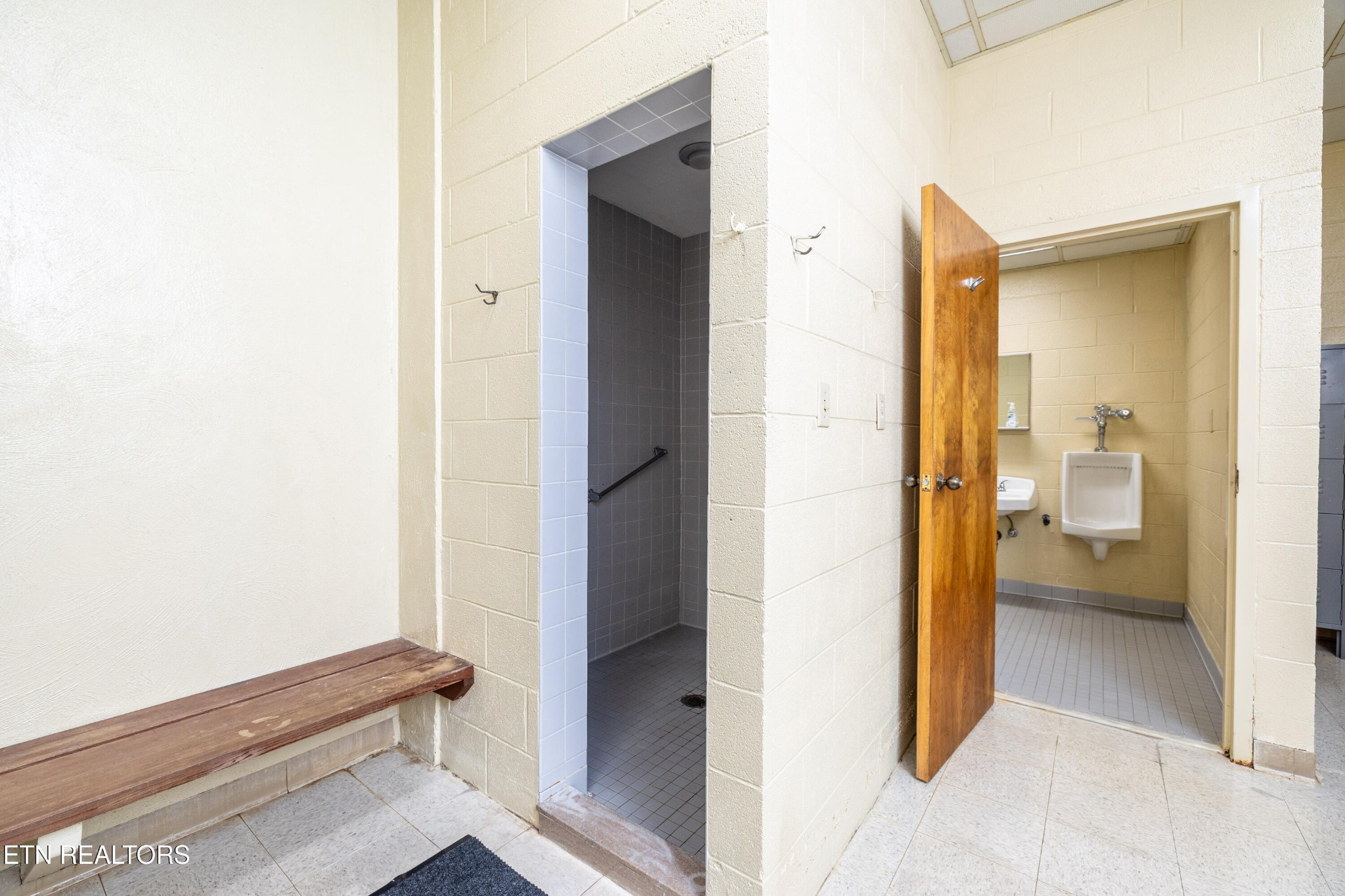 111 Regal Tower Property Photo 20