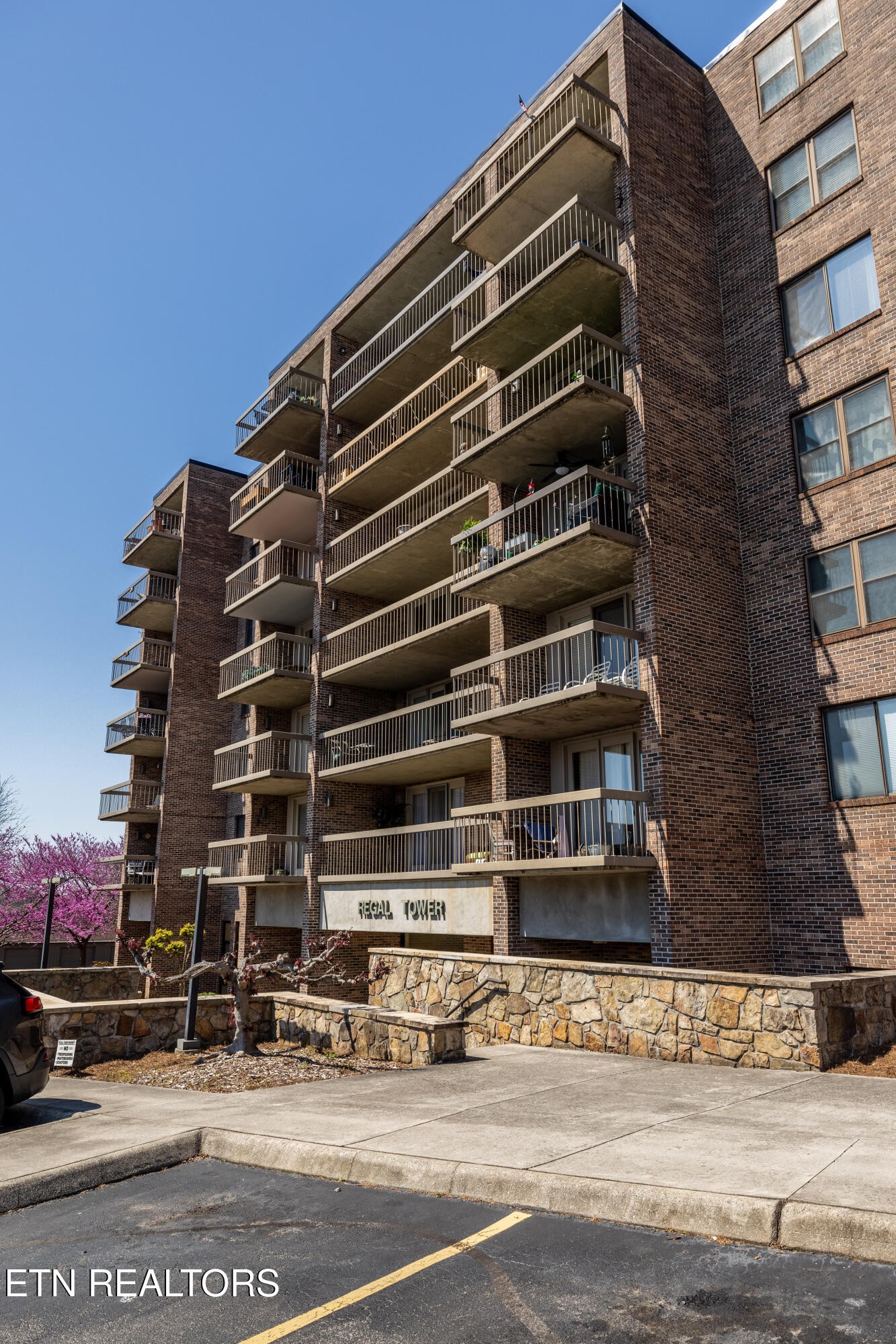 111 Regal Tower Property Photo 24