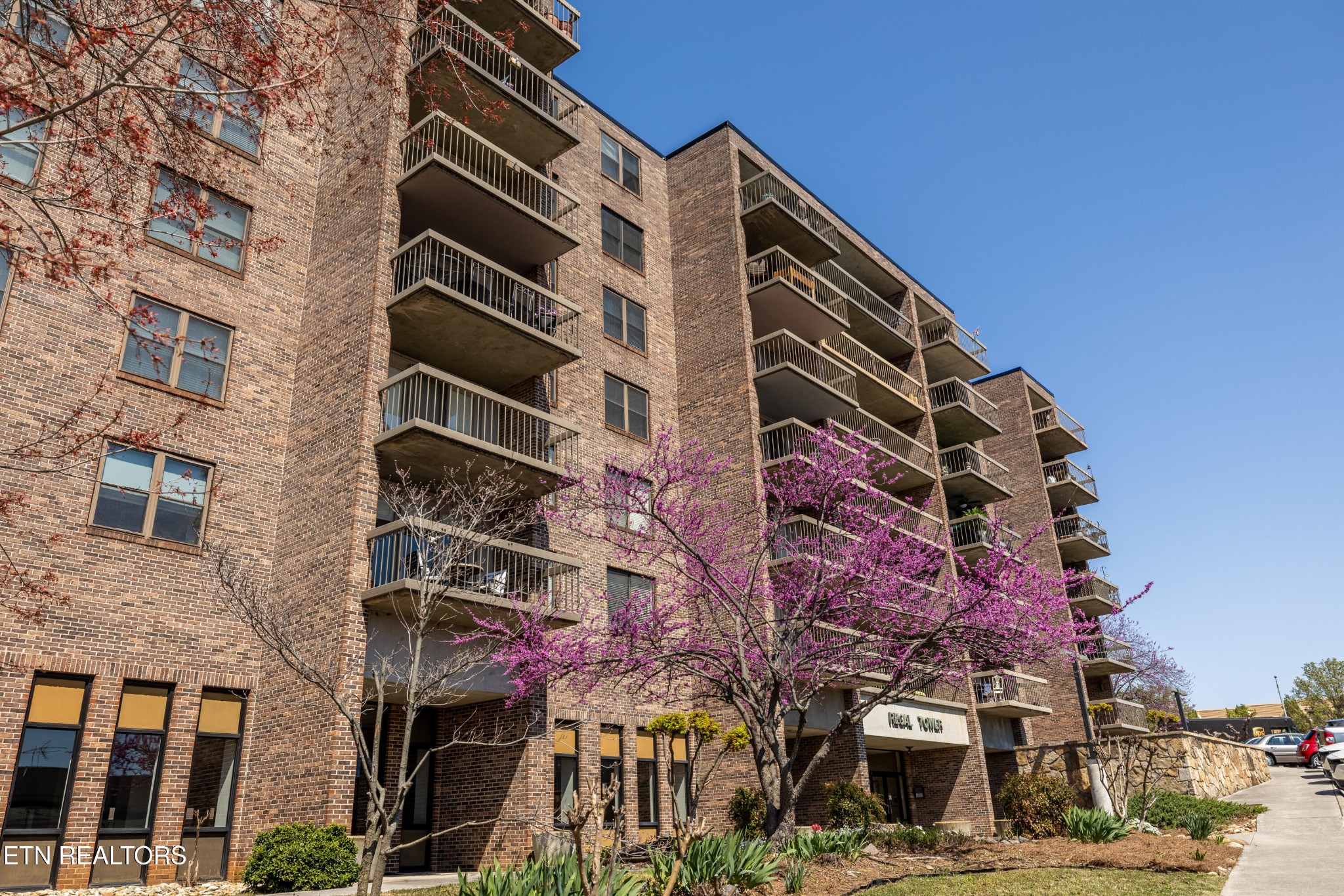 111 Regal Tower Property Photo 26