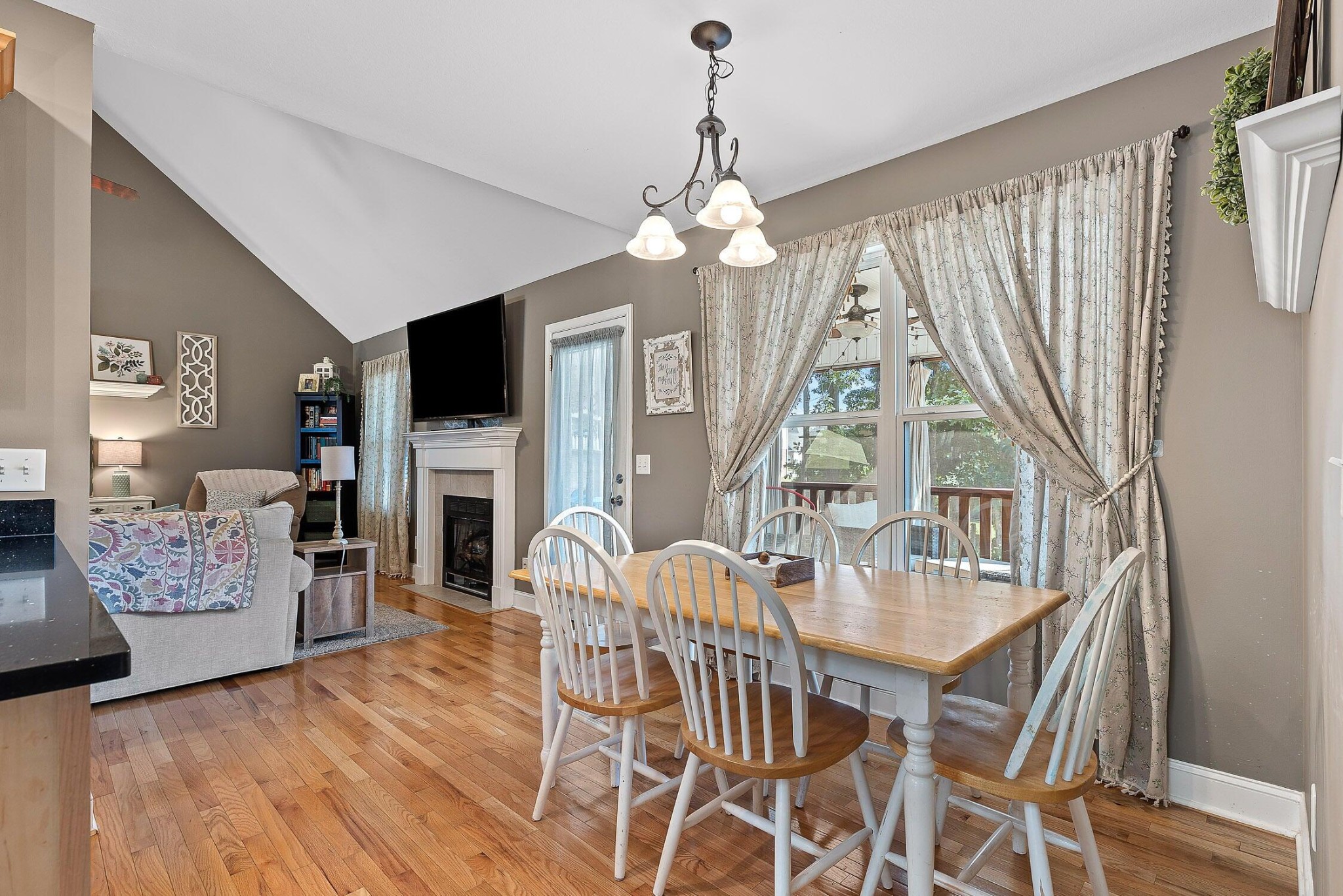 42 Willowbrook Drive Property Photo 4