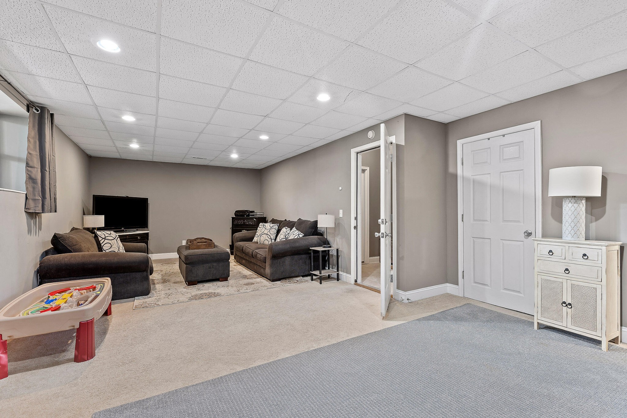 42 Willowbrook Drive Property Photo 27