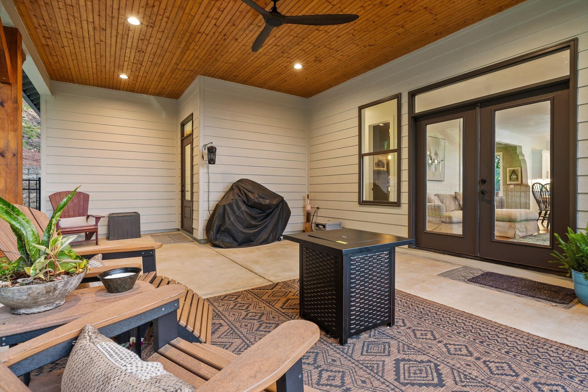 9962 Caseview Drive Property Photo 4