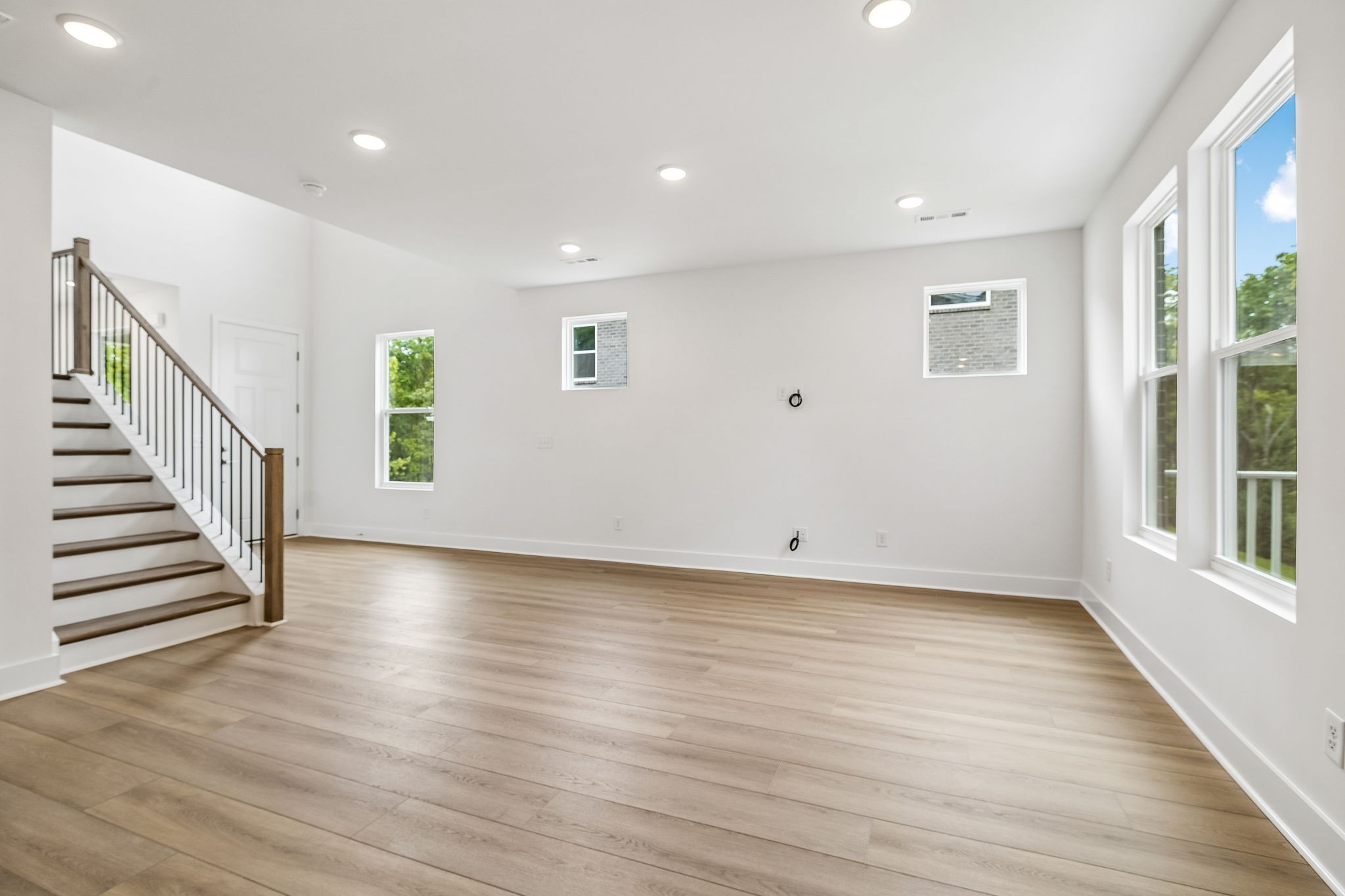 1174 Sydney Terrace Property Photo 8