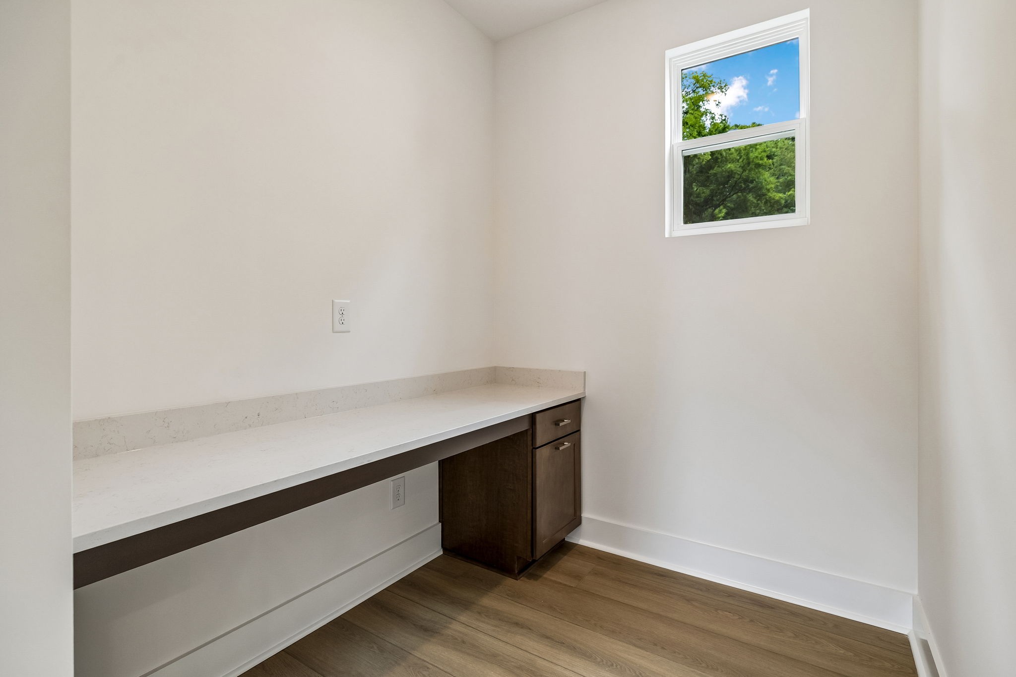 1174 Sydney Terrace Property Photo 23