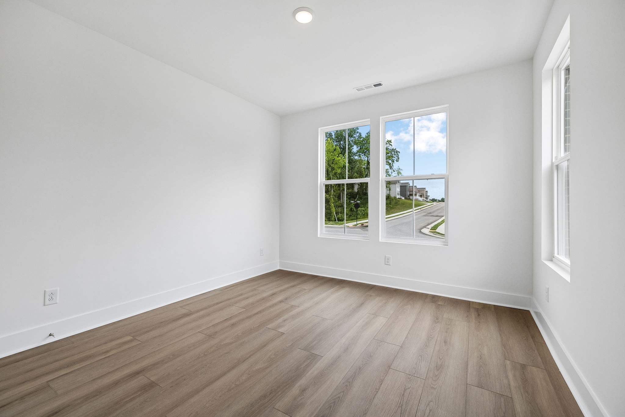 1174 Sydney Terrace Property Photo 29