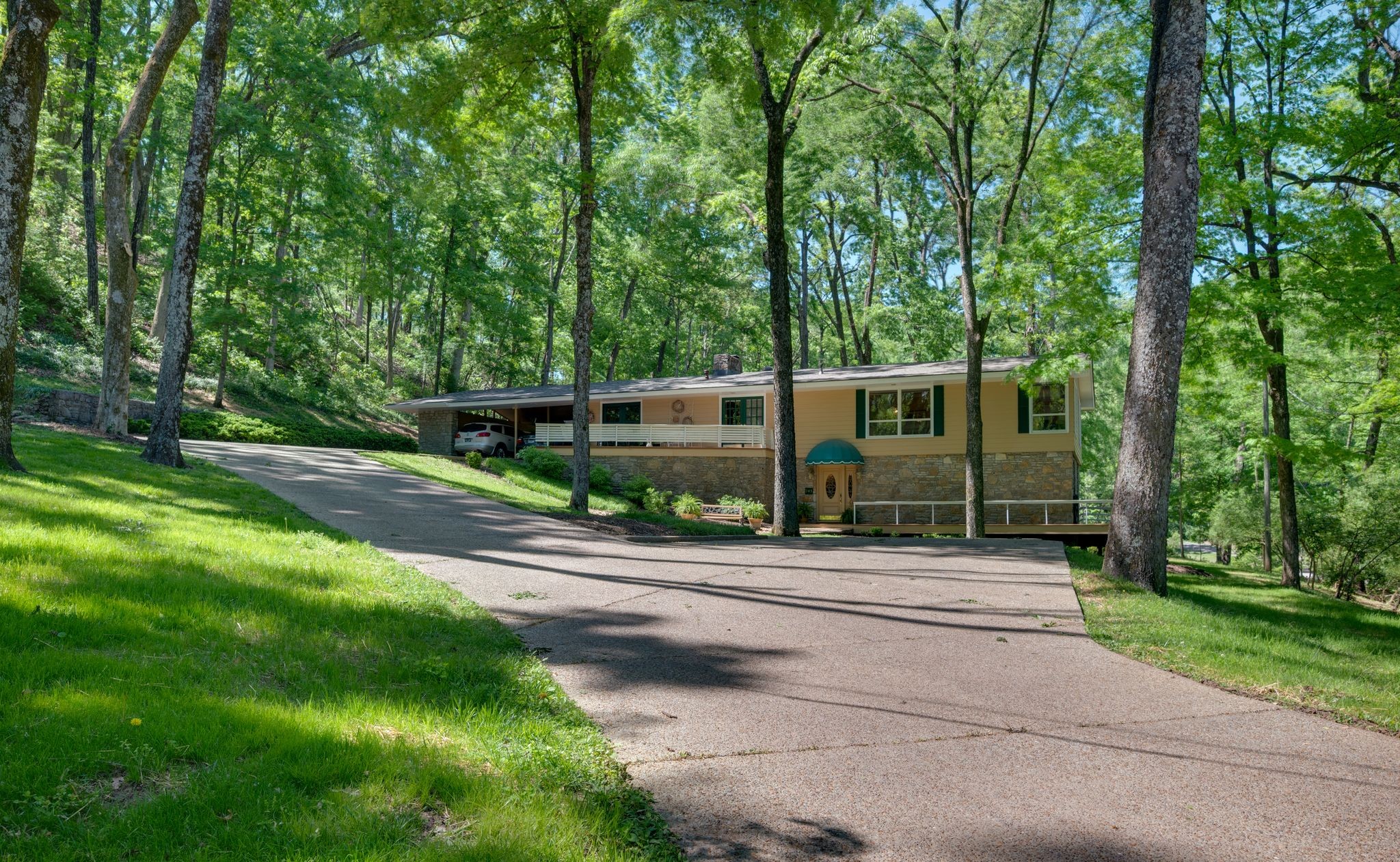 945 Forest Acres Ct Property Photo 1