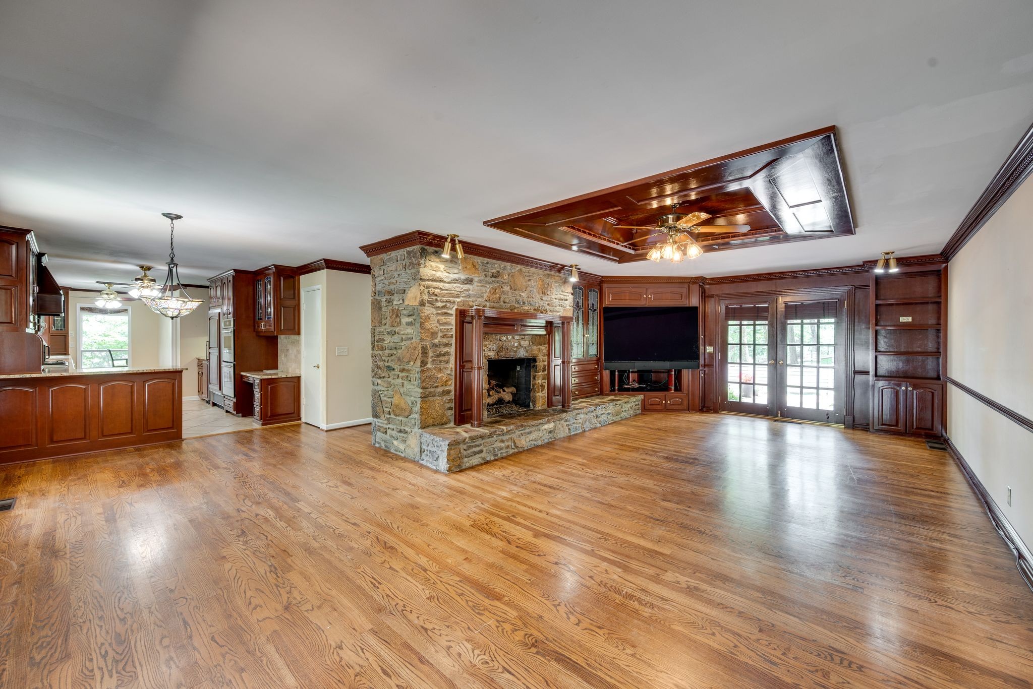 945 Forest Acres Ct Property Photo 6