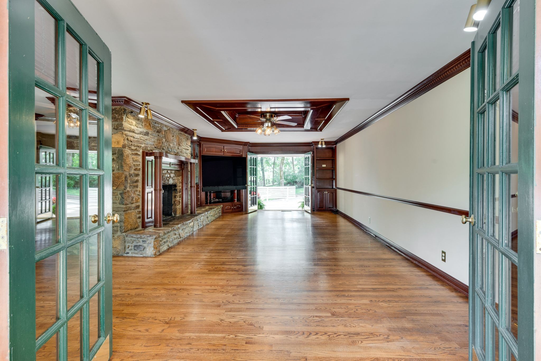 945 Forest Acres Ct Property Photo 7