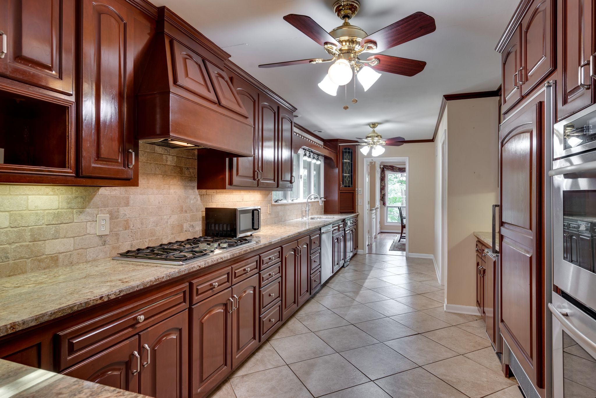 945 Forest Acres Ct Property Photo 12