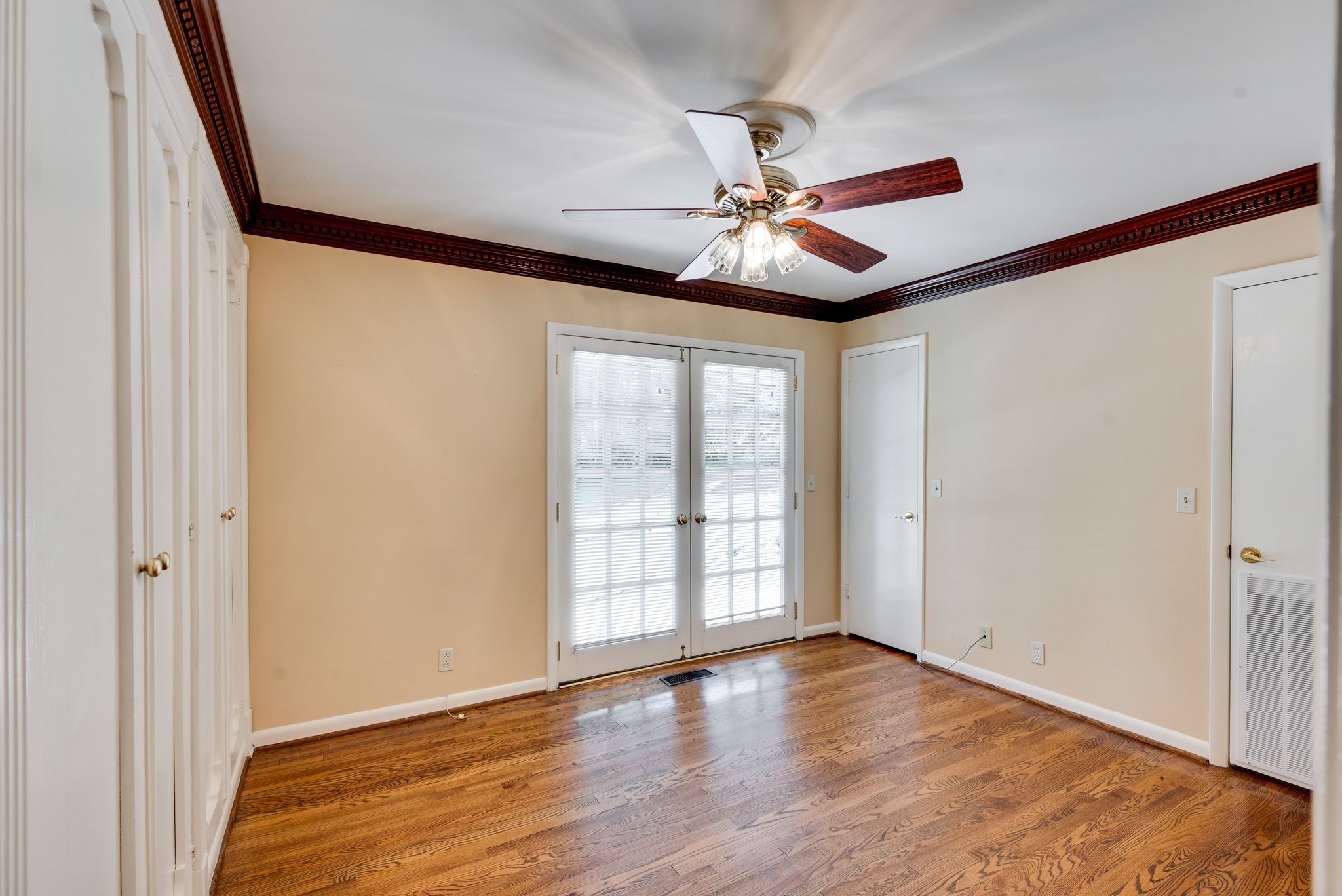 945 Forest Acres Ct Property Photo 19