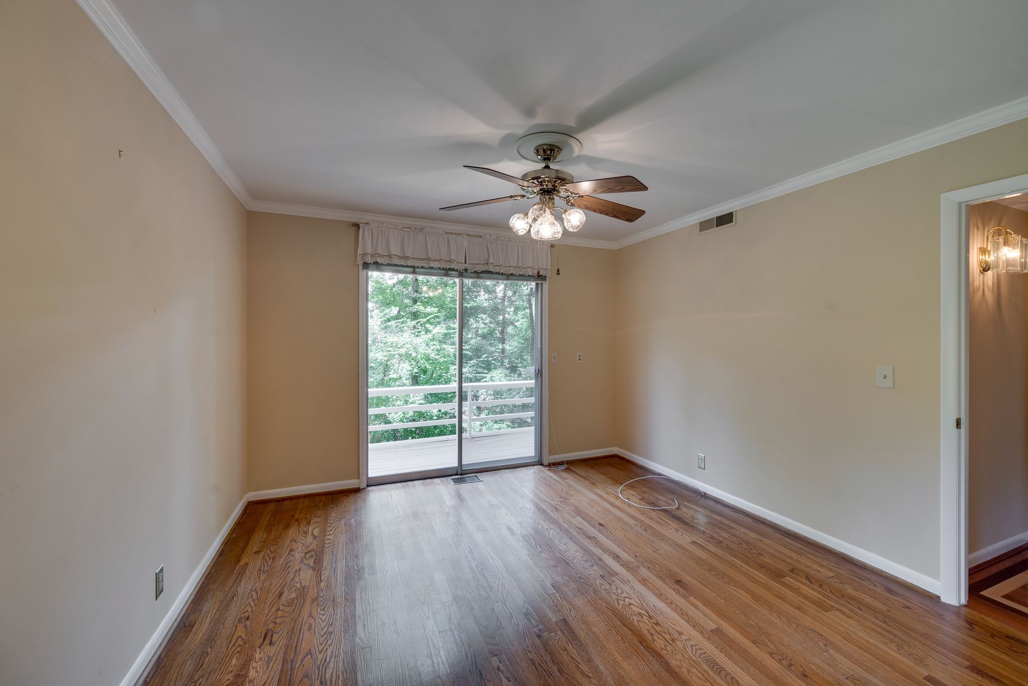 945 Forest Acres Ct Property Photo 26