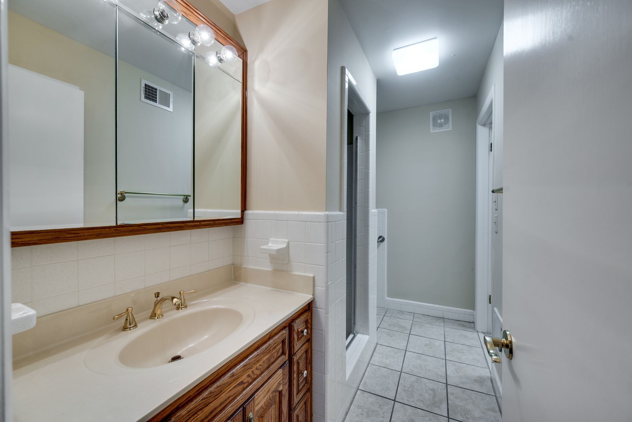 945 Forest Acres Ct Property Photo 32