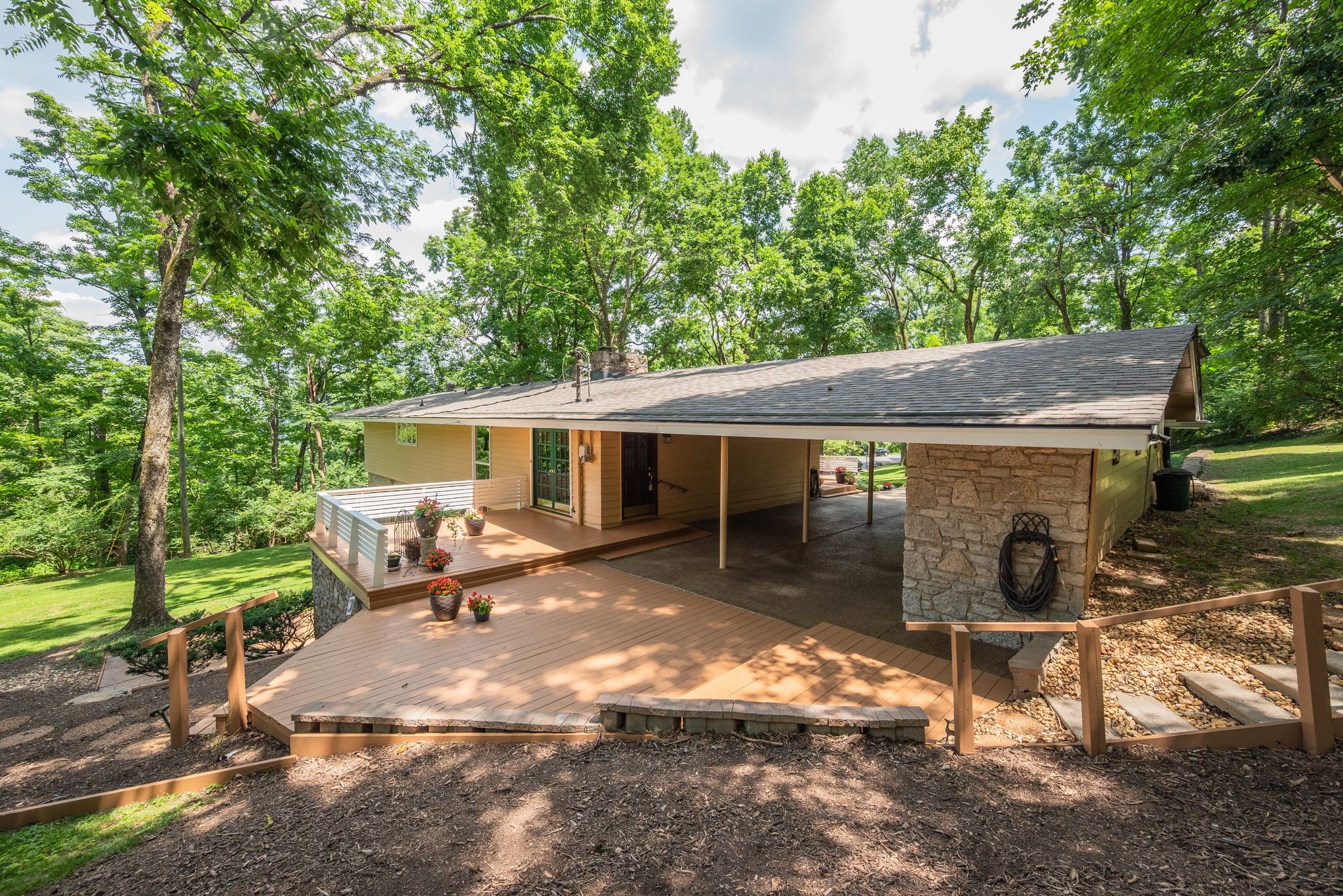 945 Forest Acres Ct Property Photo 42