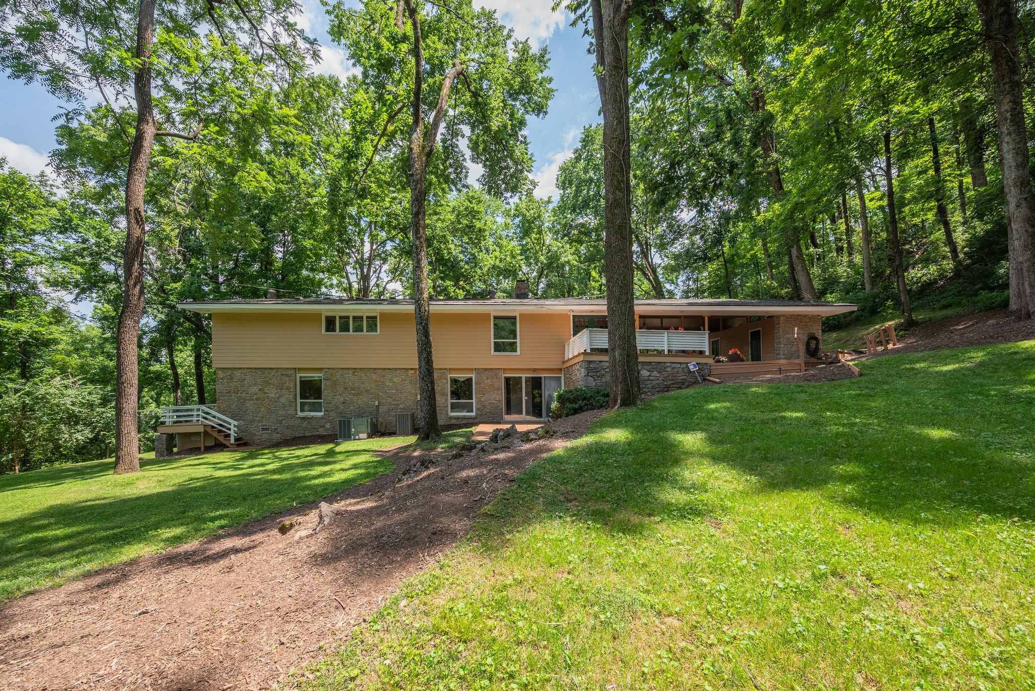 945 Forest Acres Ct Property Photo 43