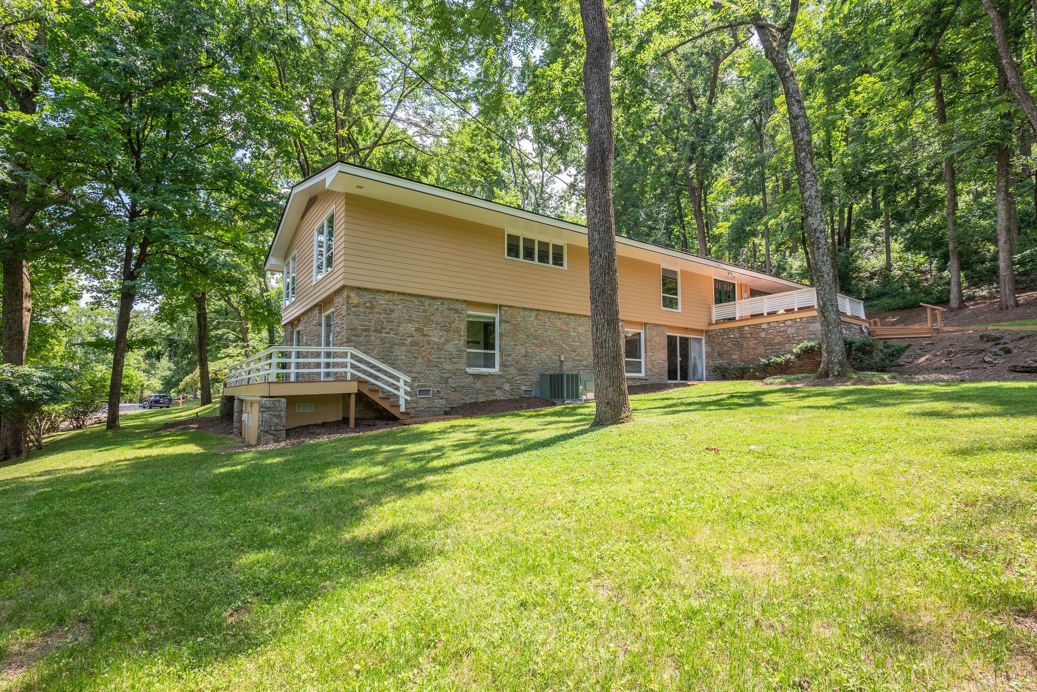 945 Forest Acres Ct Property Photo 44