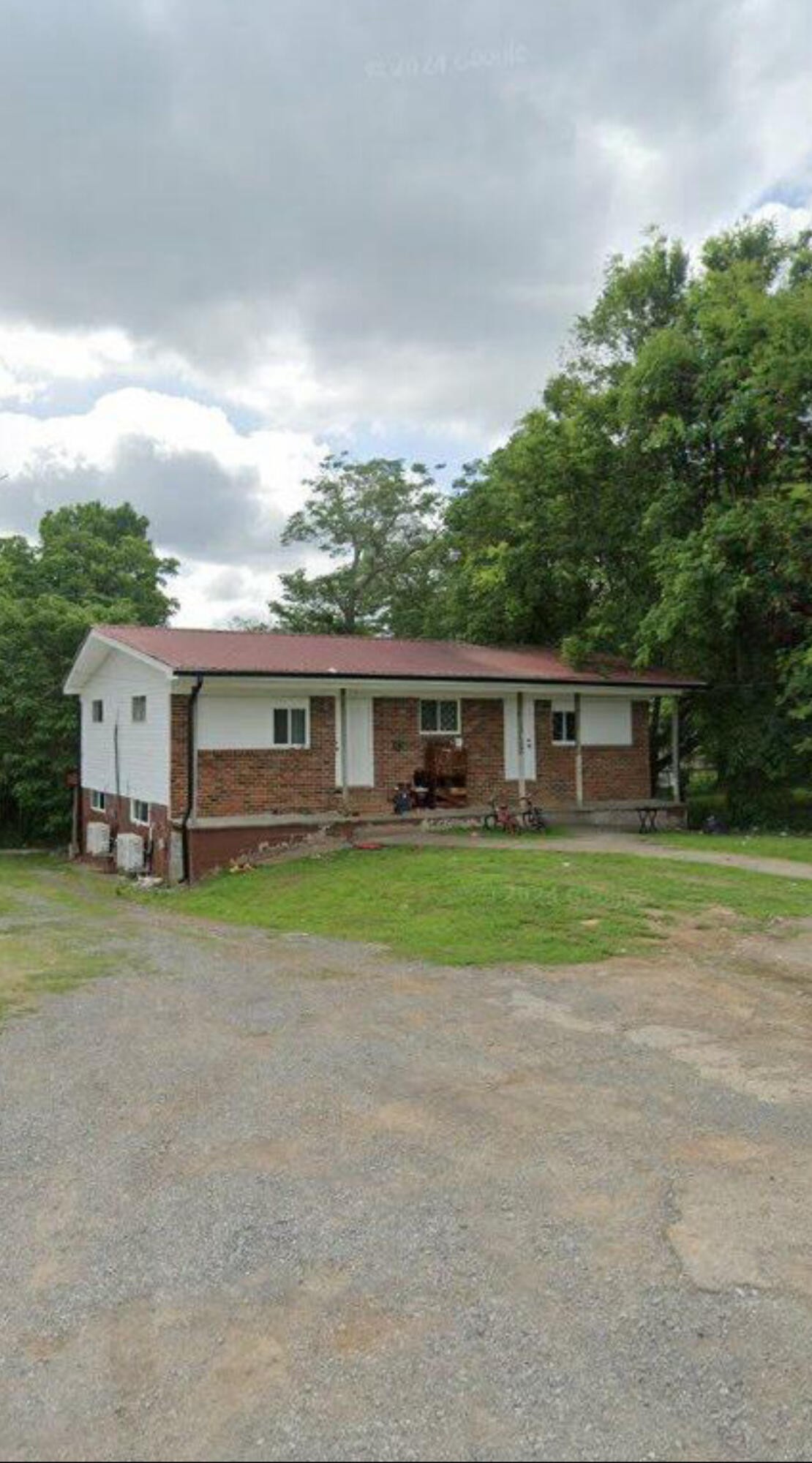 650 Railroad Street, Ne Property Photo 1