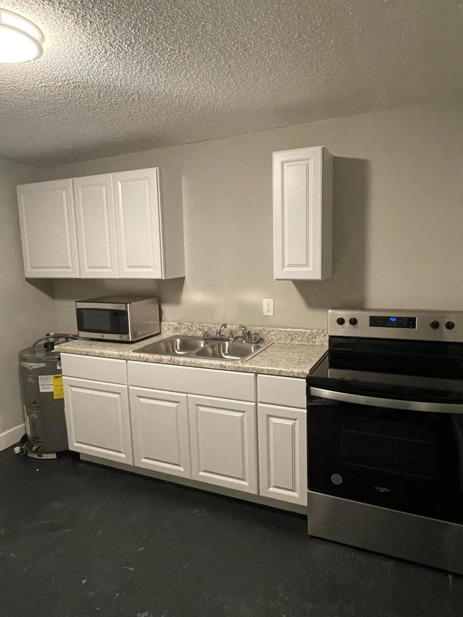 650 Railroad Street, Ne Property Photo 5