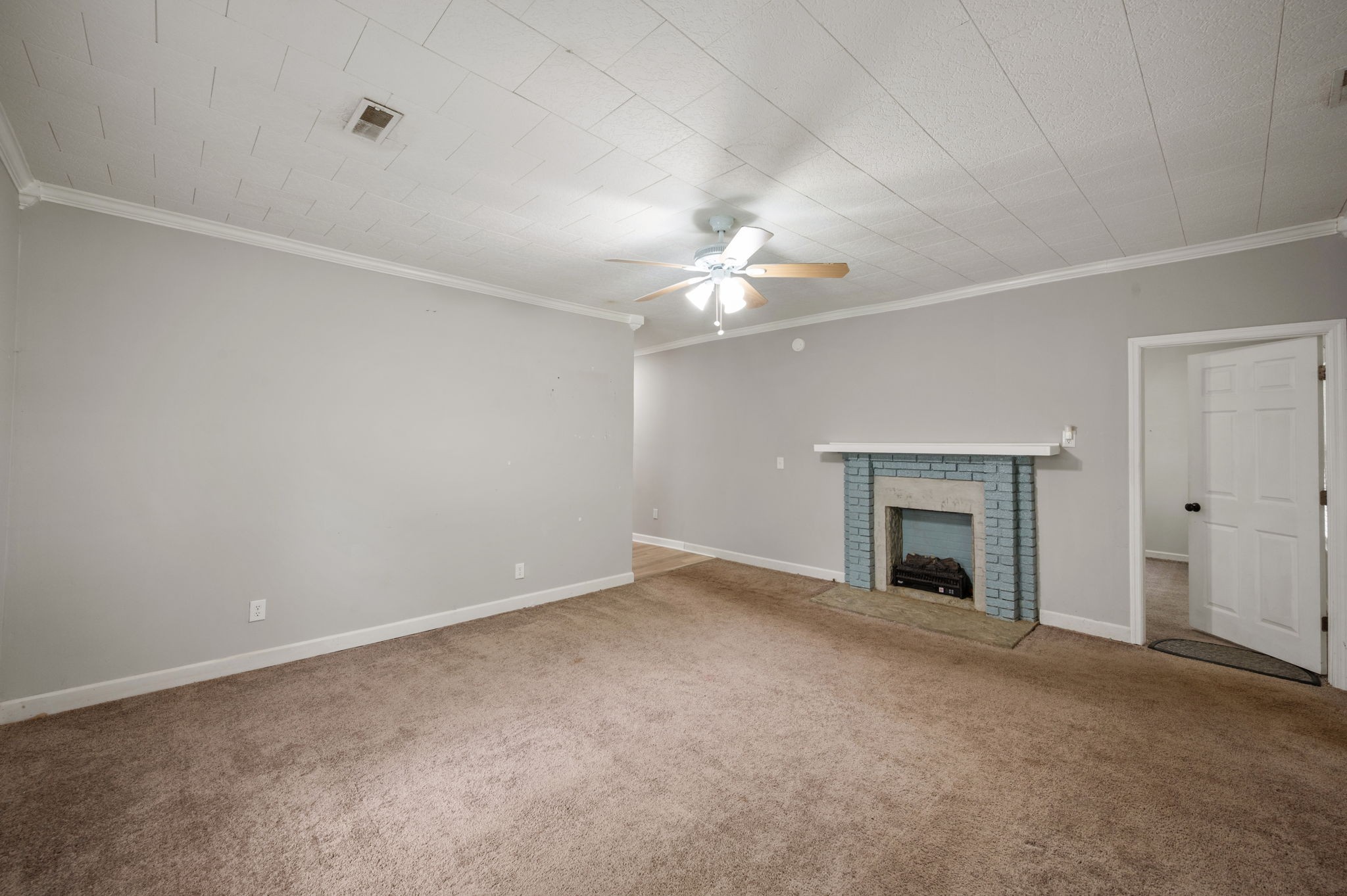 309 N Washington St Property Photo 10