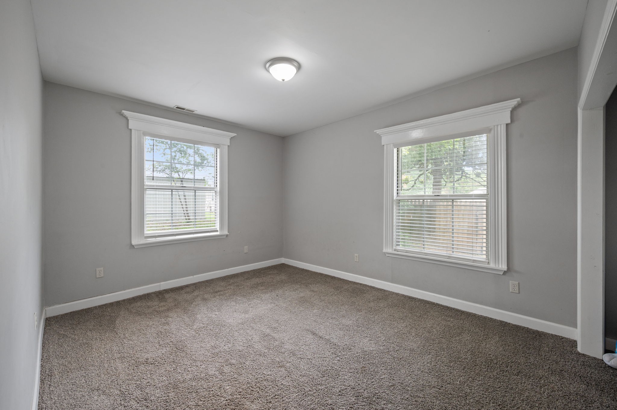 309 N Washington St Property Photo 16