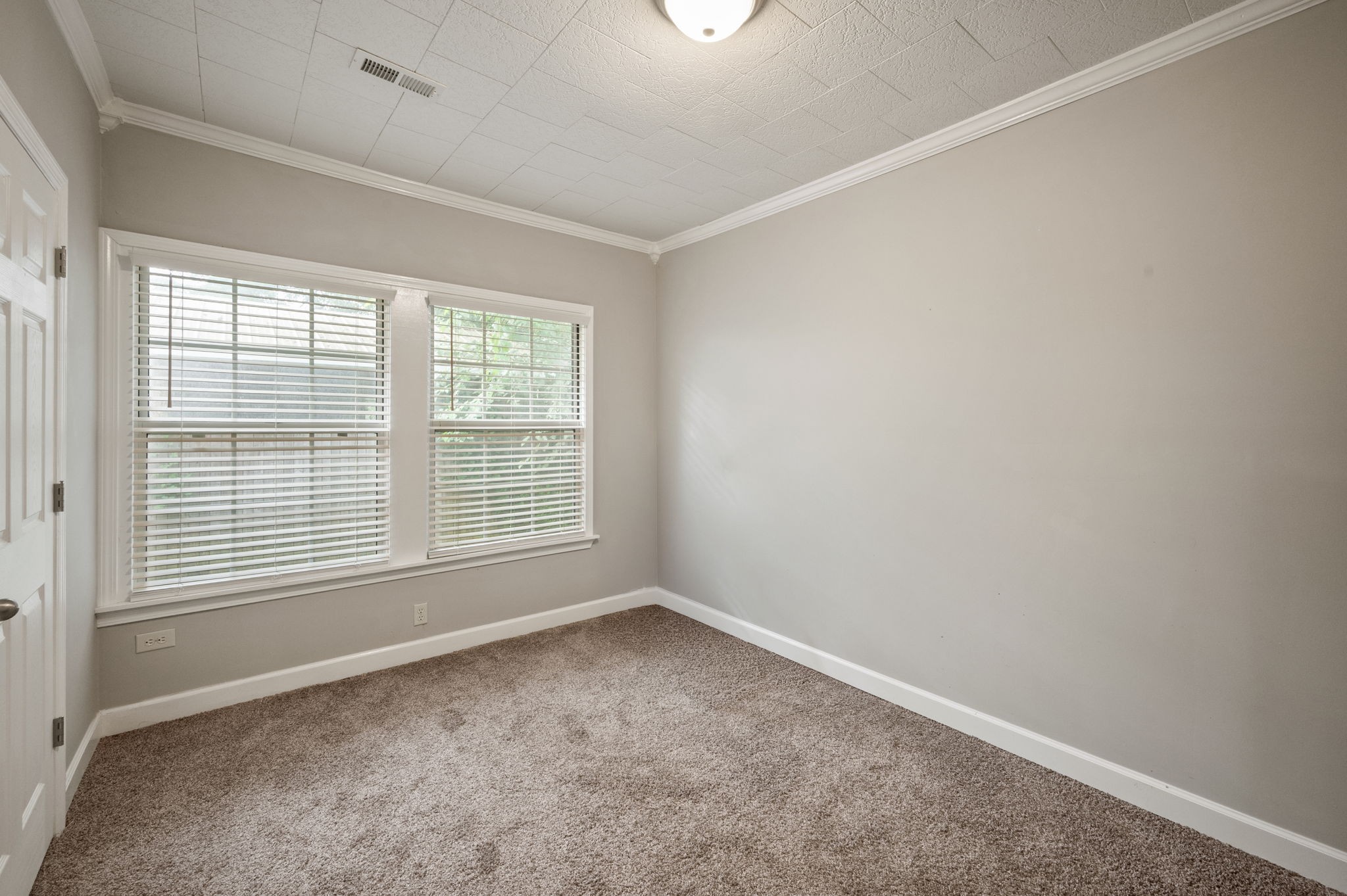 309 N Washington St Property Photo 22