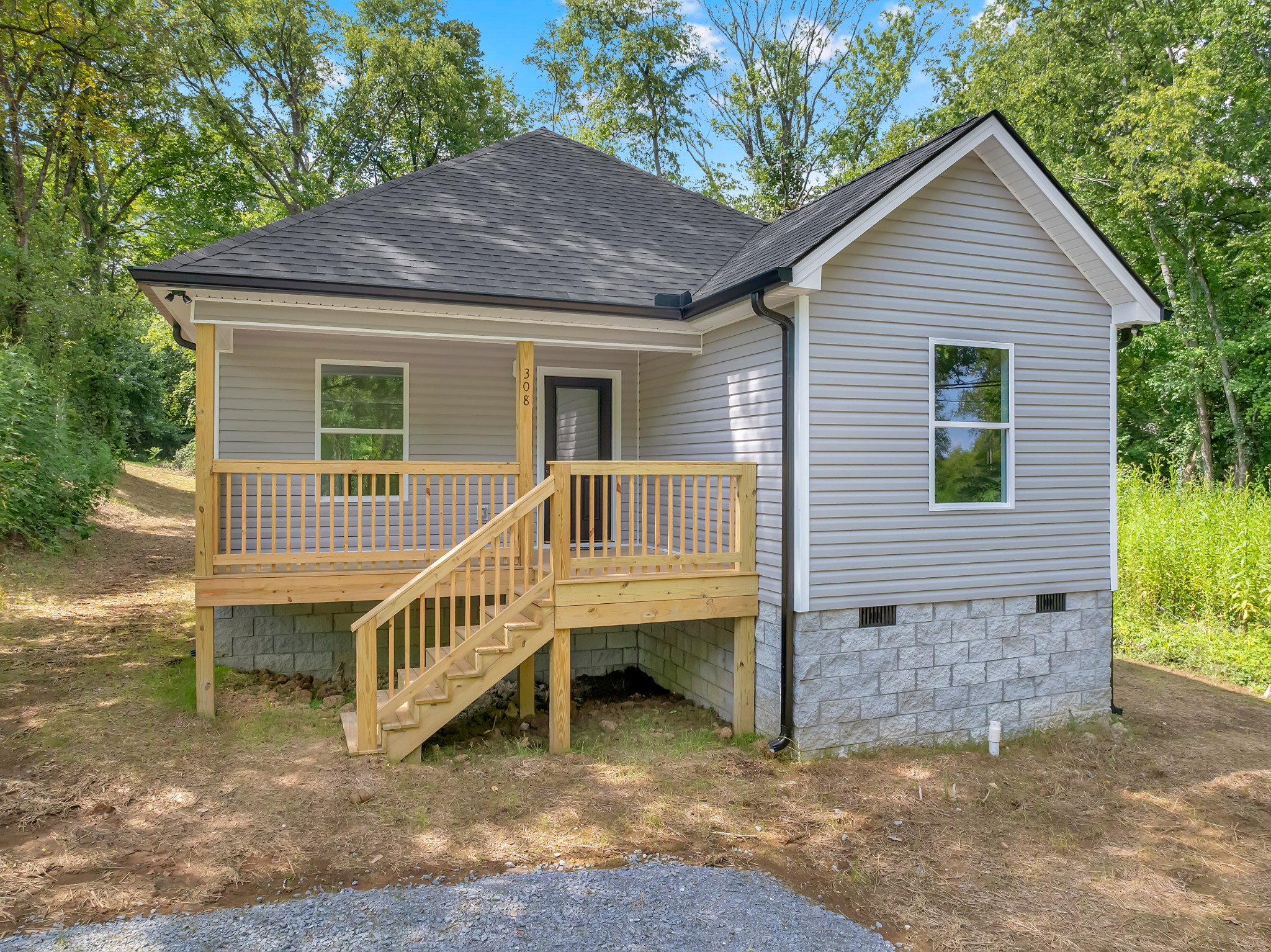 308 Hannah St Property Photo 1