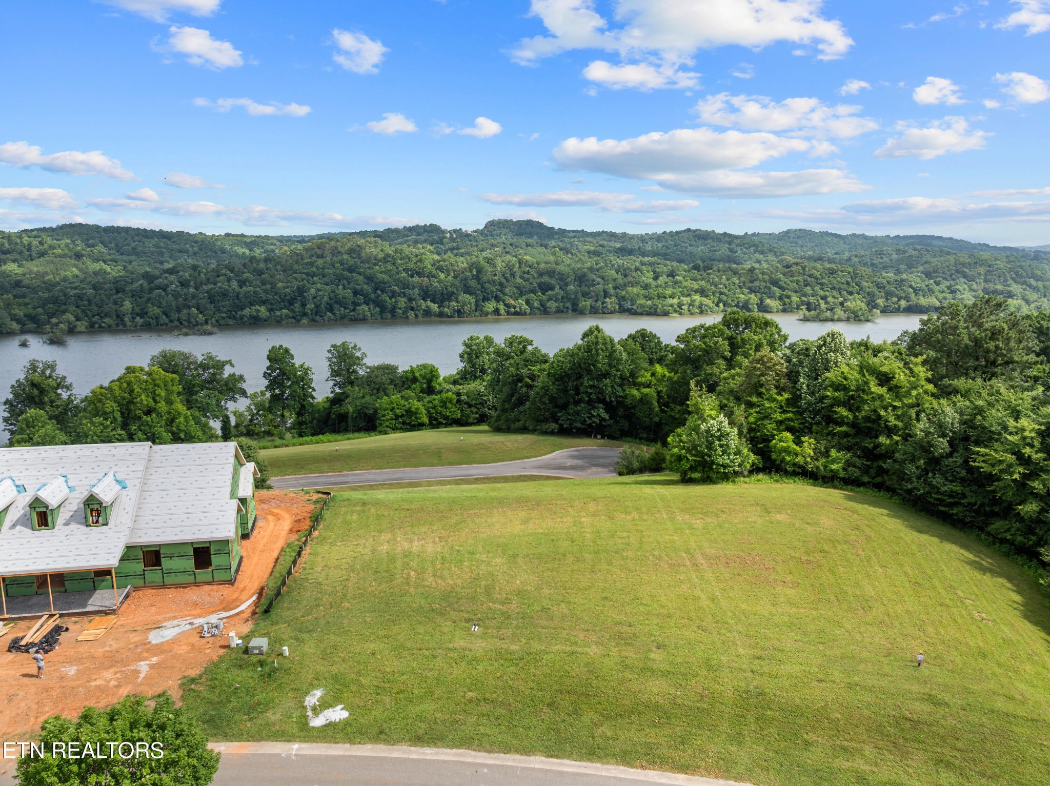 2619 Persimmon Ridge Property Photo 1