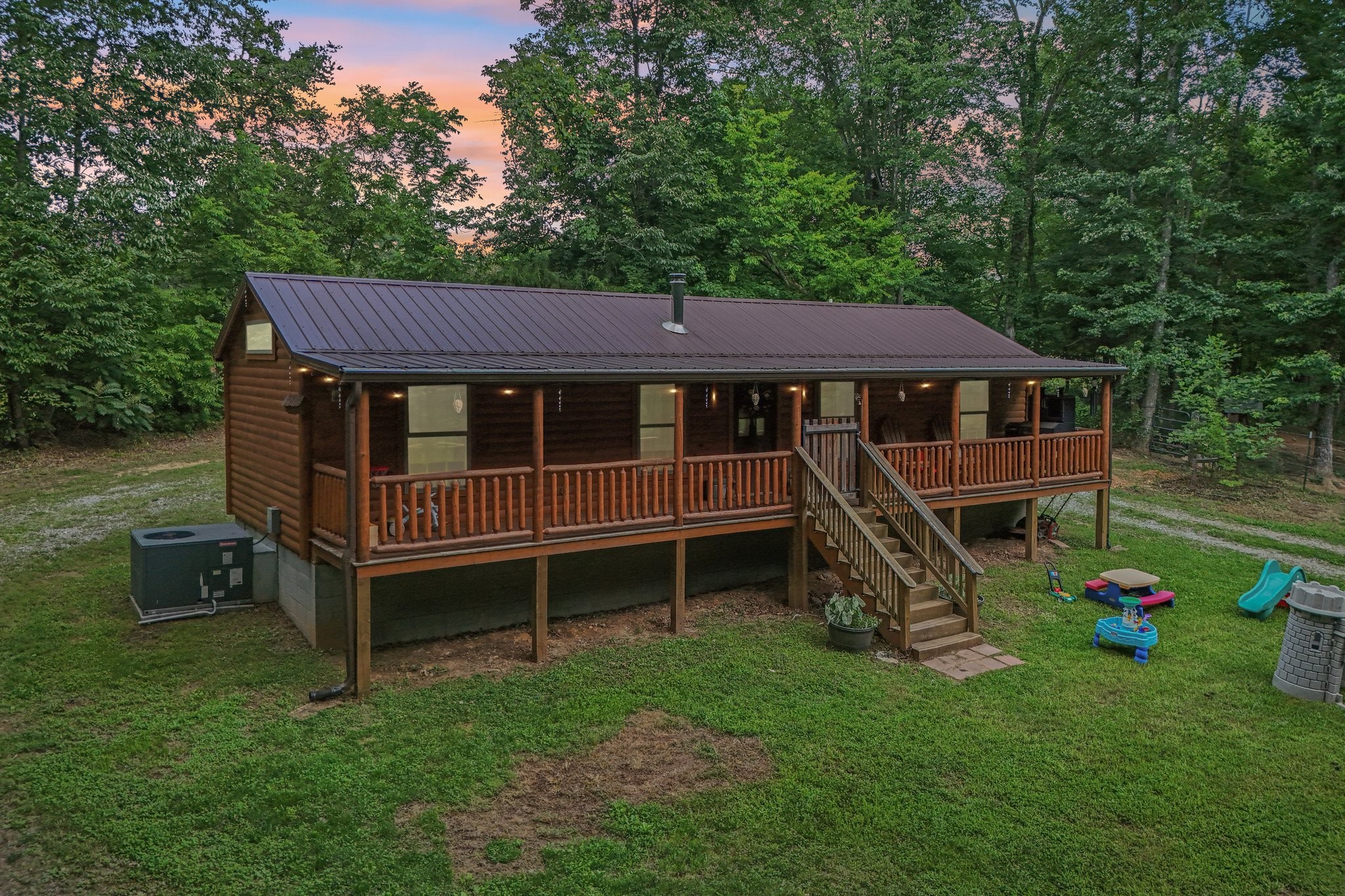 1424 Poplar Ridge Ln Property Photo 1