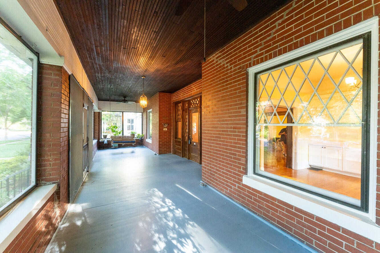 463 Centenary Avenue, Nw Property Photo 6