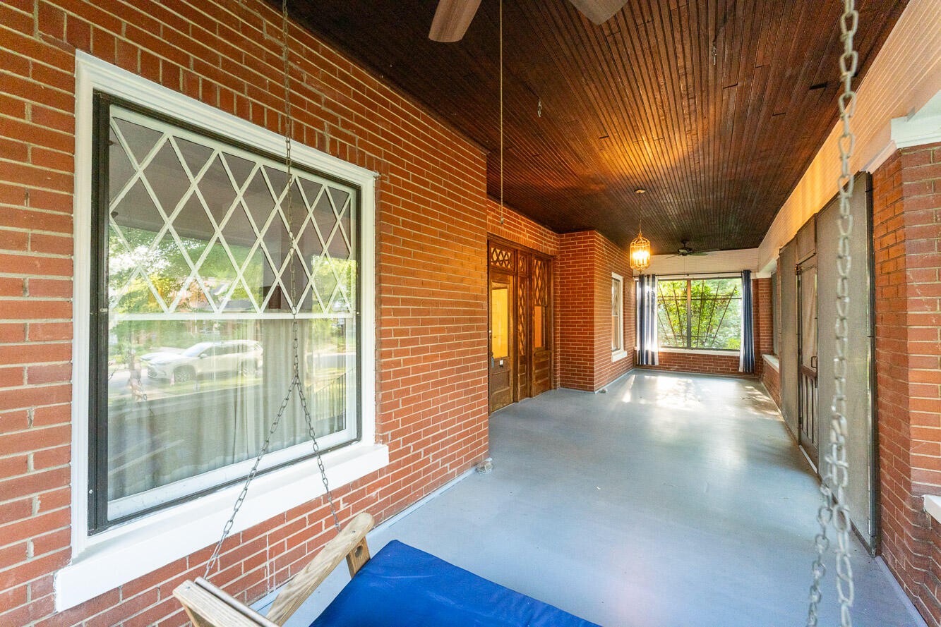 463 Centenary Avenue, Nw Property Photo 7