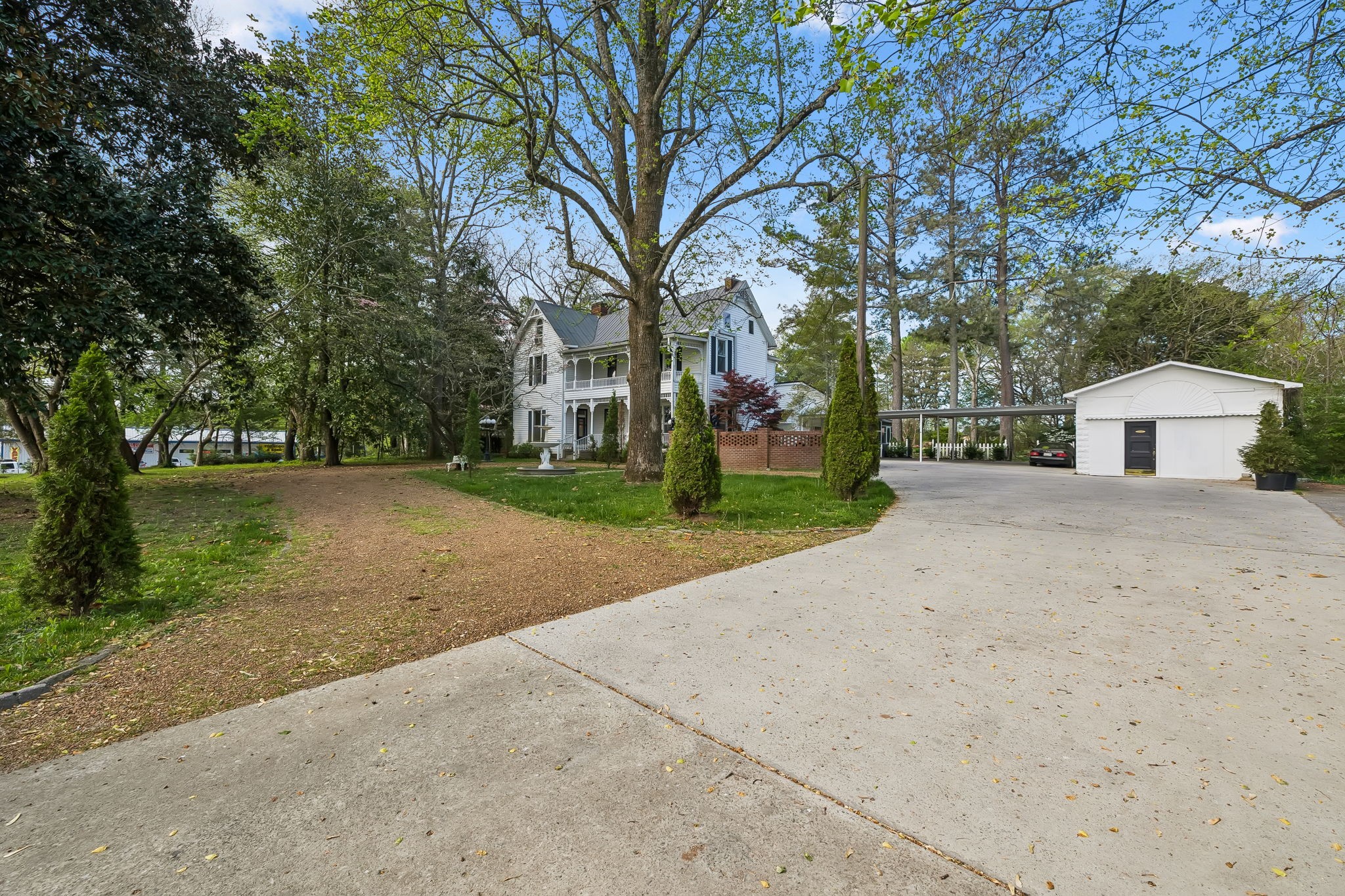 728 S Spring St Property Photo 4