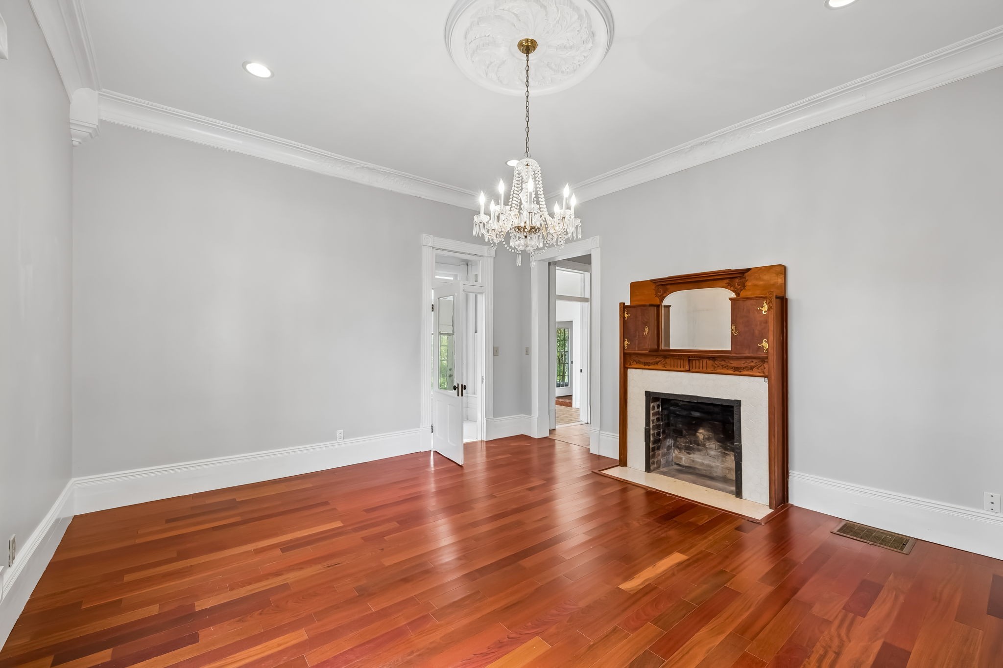 728 S Spring St Property Photo 39