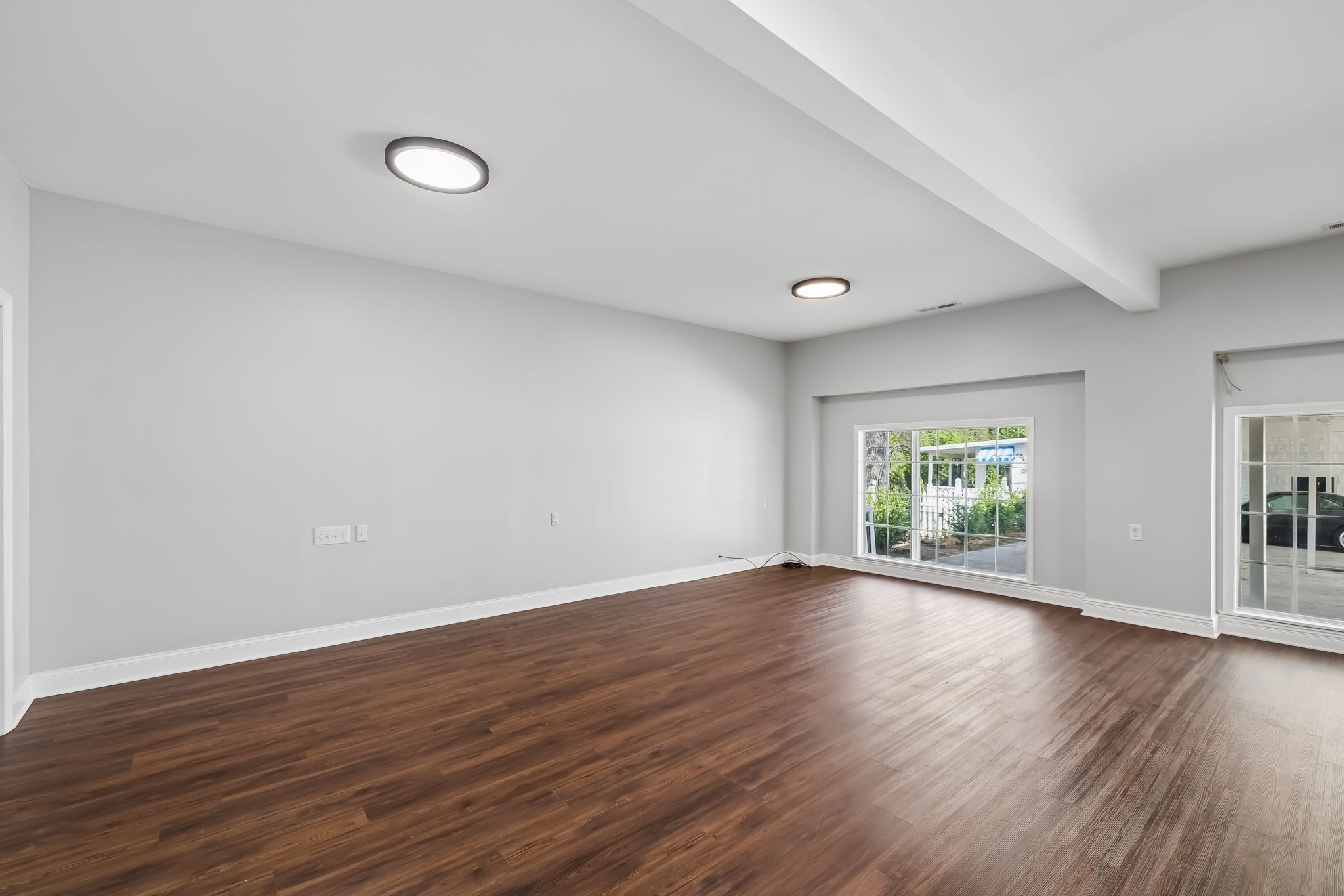 728 S Spring St Property Photo 50