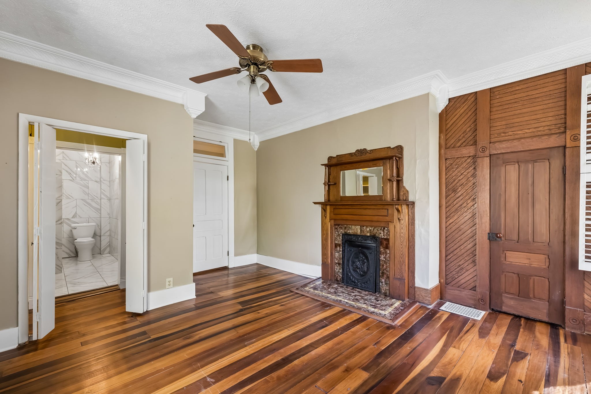 728 S Spring St Property Photo 67